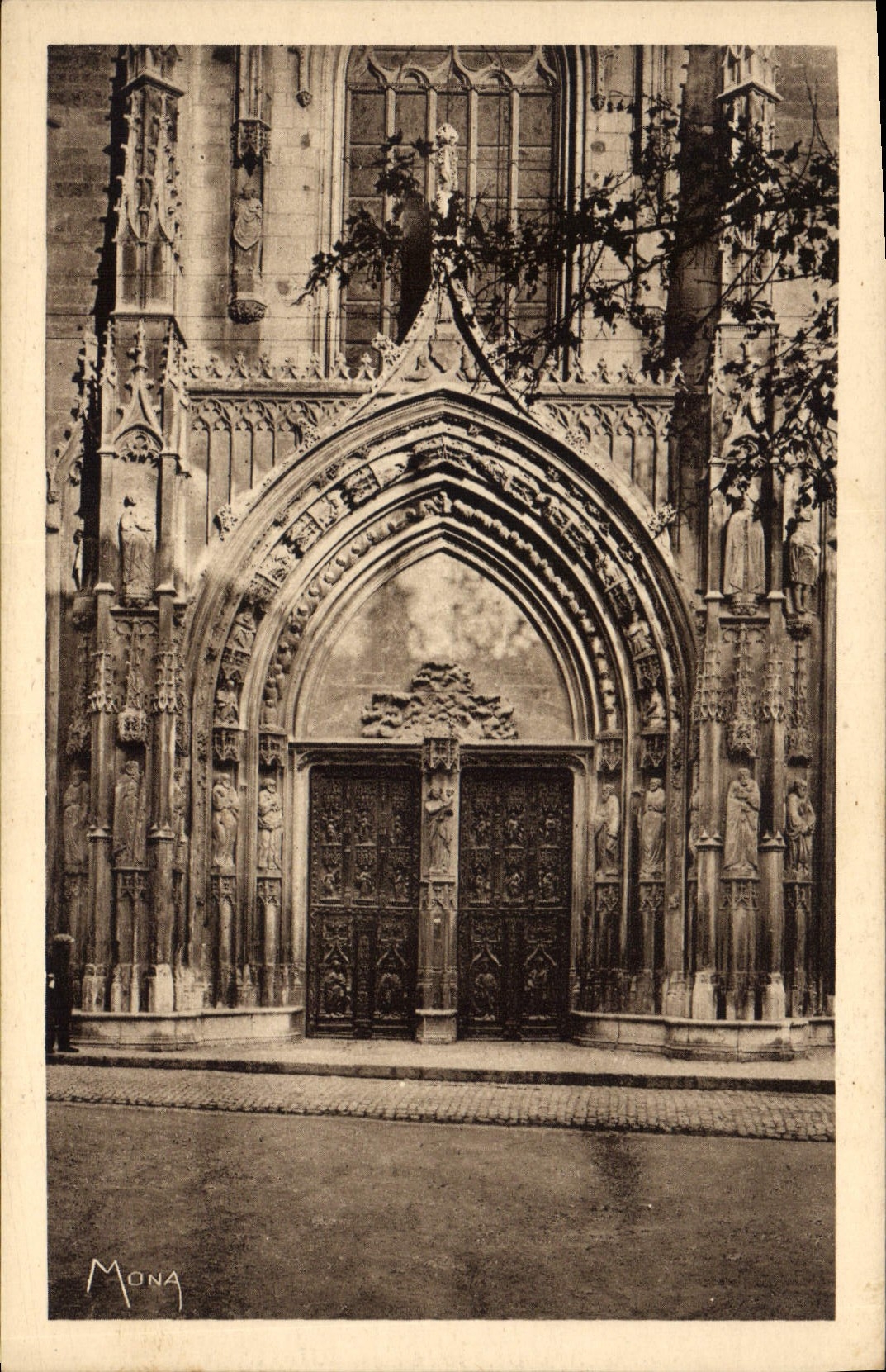CPA Les Petits Tableaux de Provence Aix en Provence Vantaux sculptes du Portail de la Cathedrale Sai