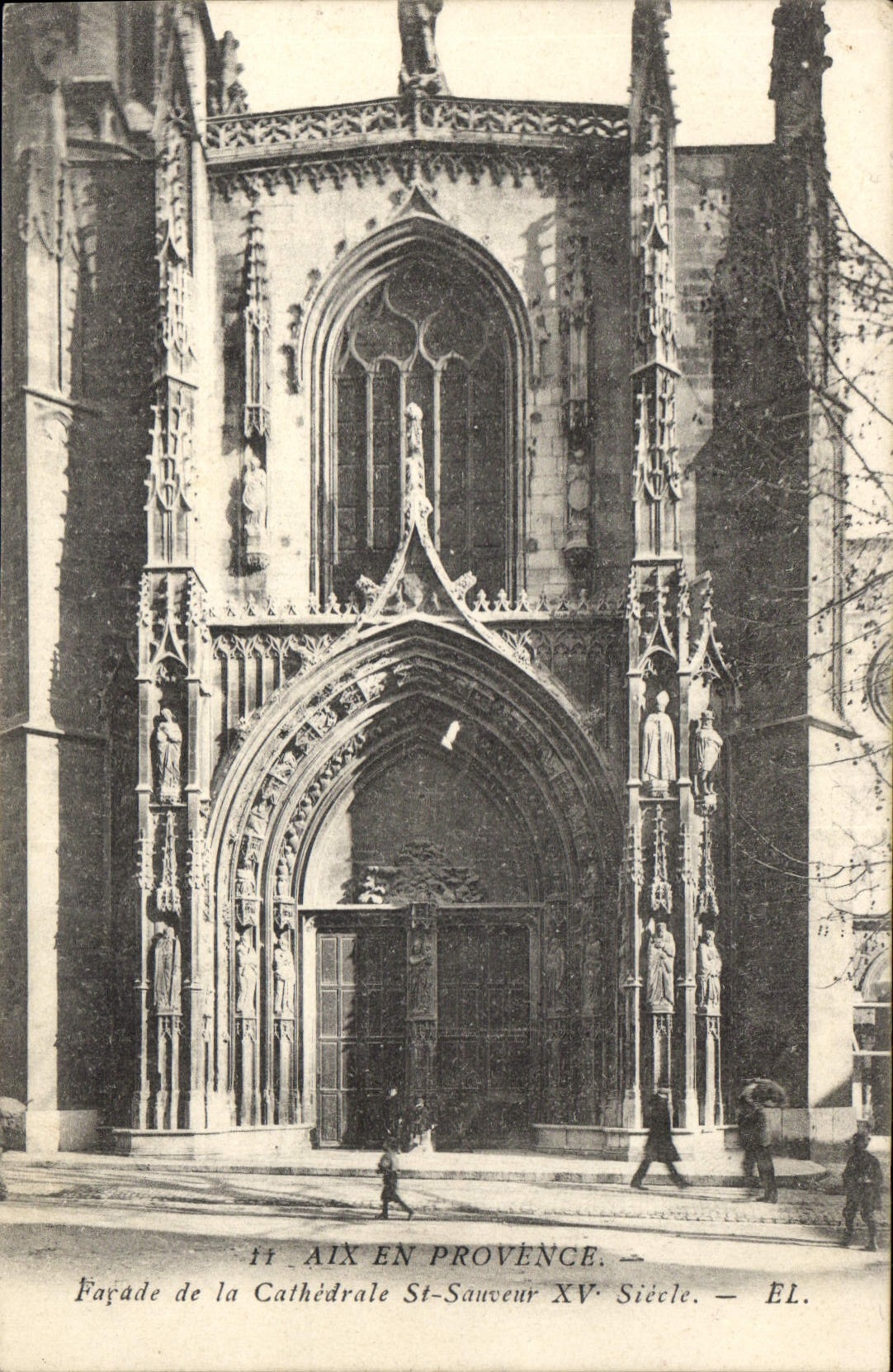 CPA Aix en Provence Facade de la Cathedrale St Sauveur XV siecle 