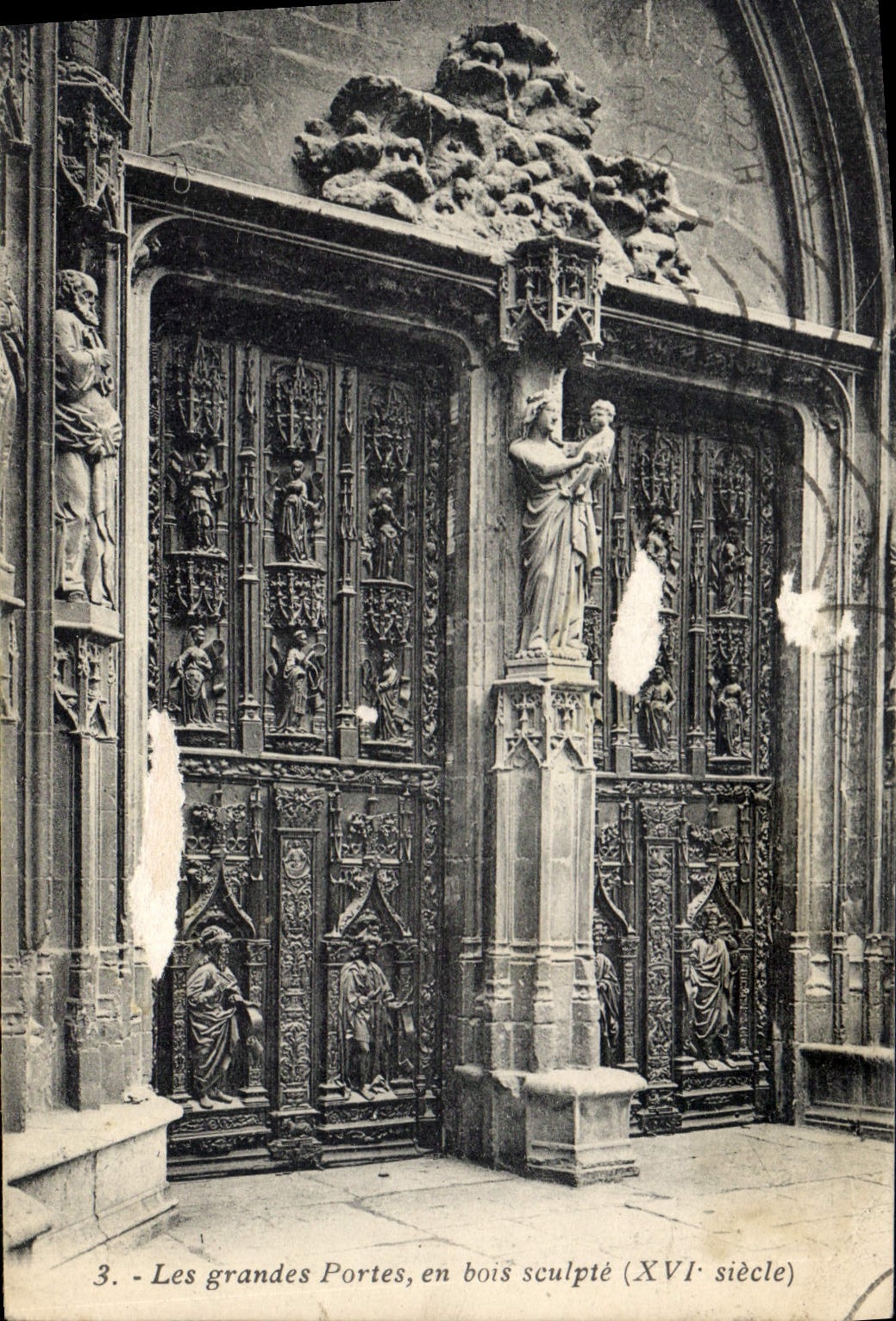 CPA Les Grandes Portes en Bois Sculpte XVI siecle