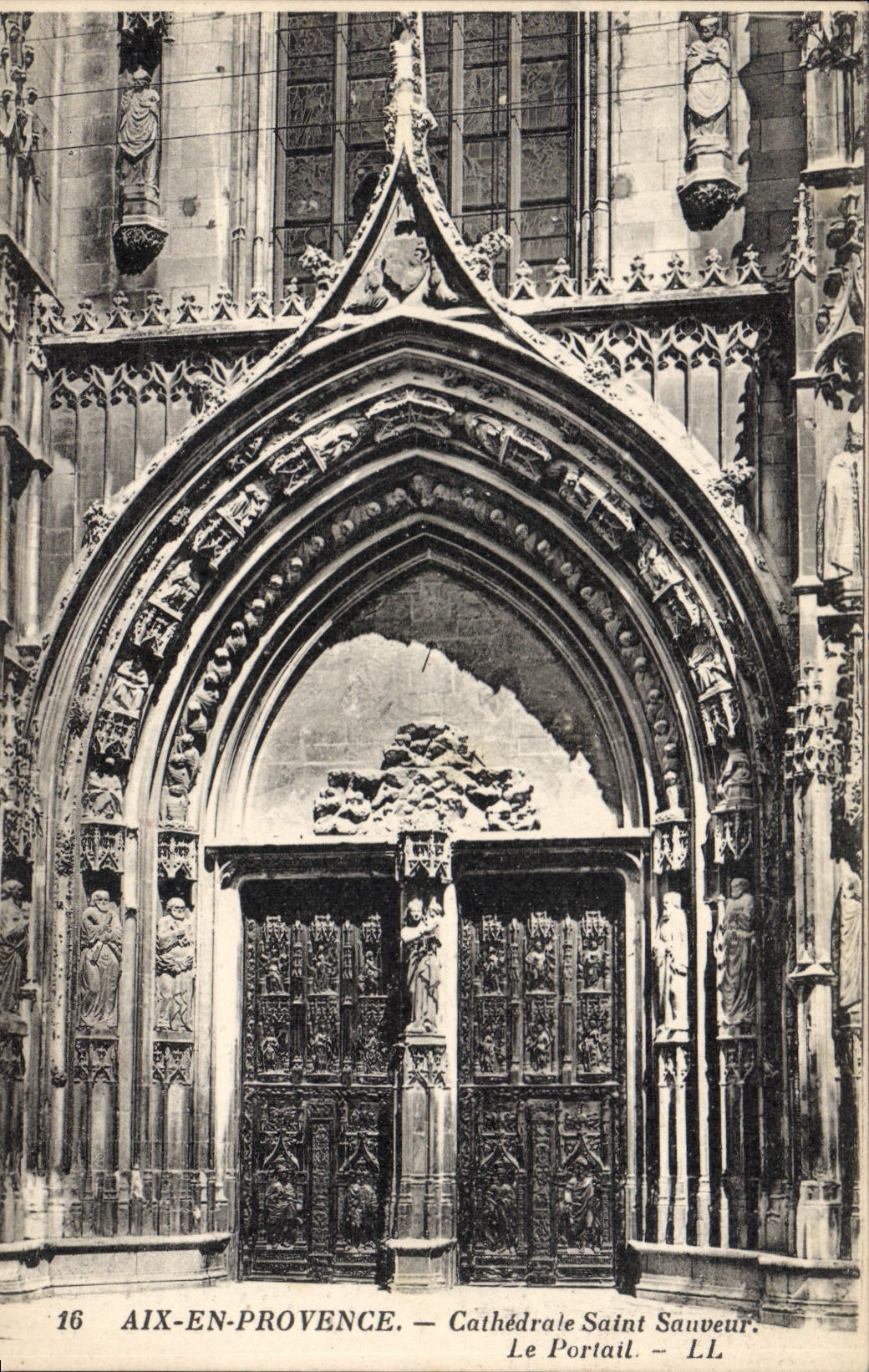 CPA Aix en Provence Cathedrale Saint Sauveur le Portail 