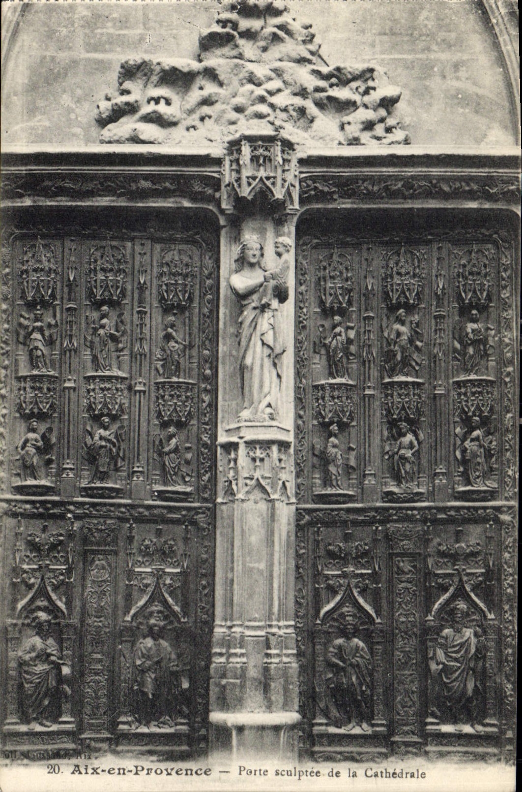 CPA Aix en Provence Porte Sculptee de la Cathedrale 