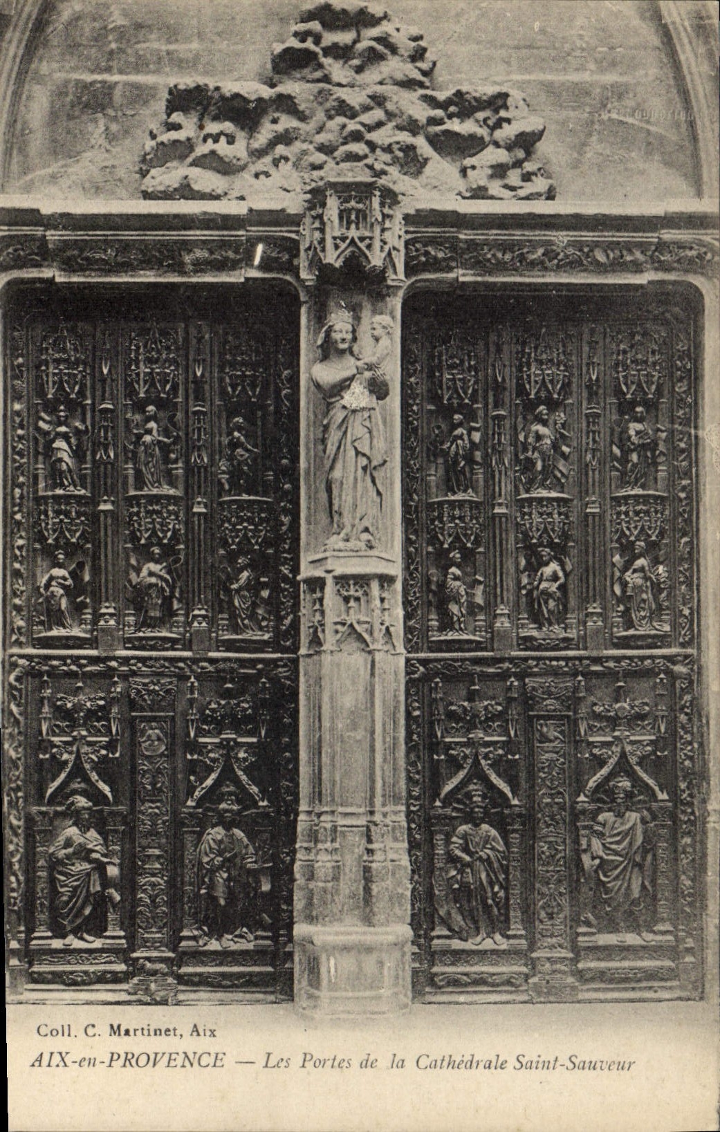 CPA Aix en Provence les Portes de la Cathedrale Saint Sauveur 