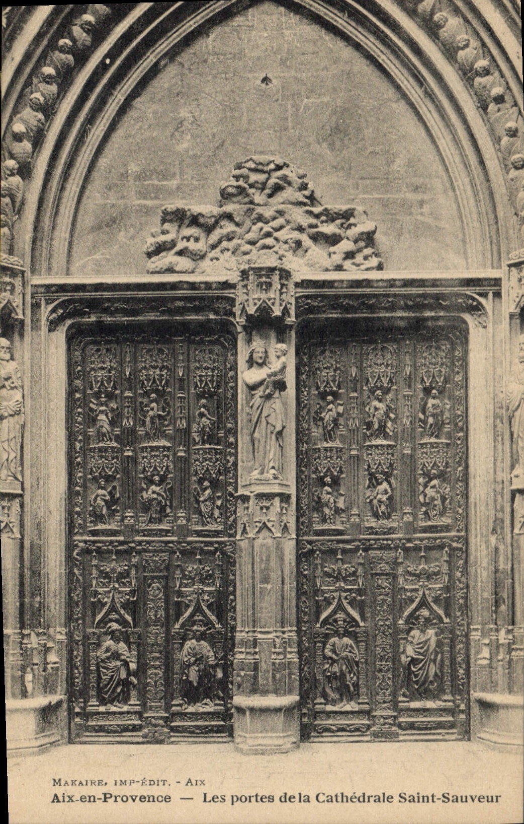 CPA Aix en Provence les Portes de la Cathedrale Saint Sauveur 