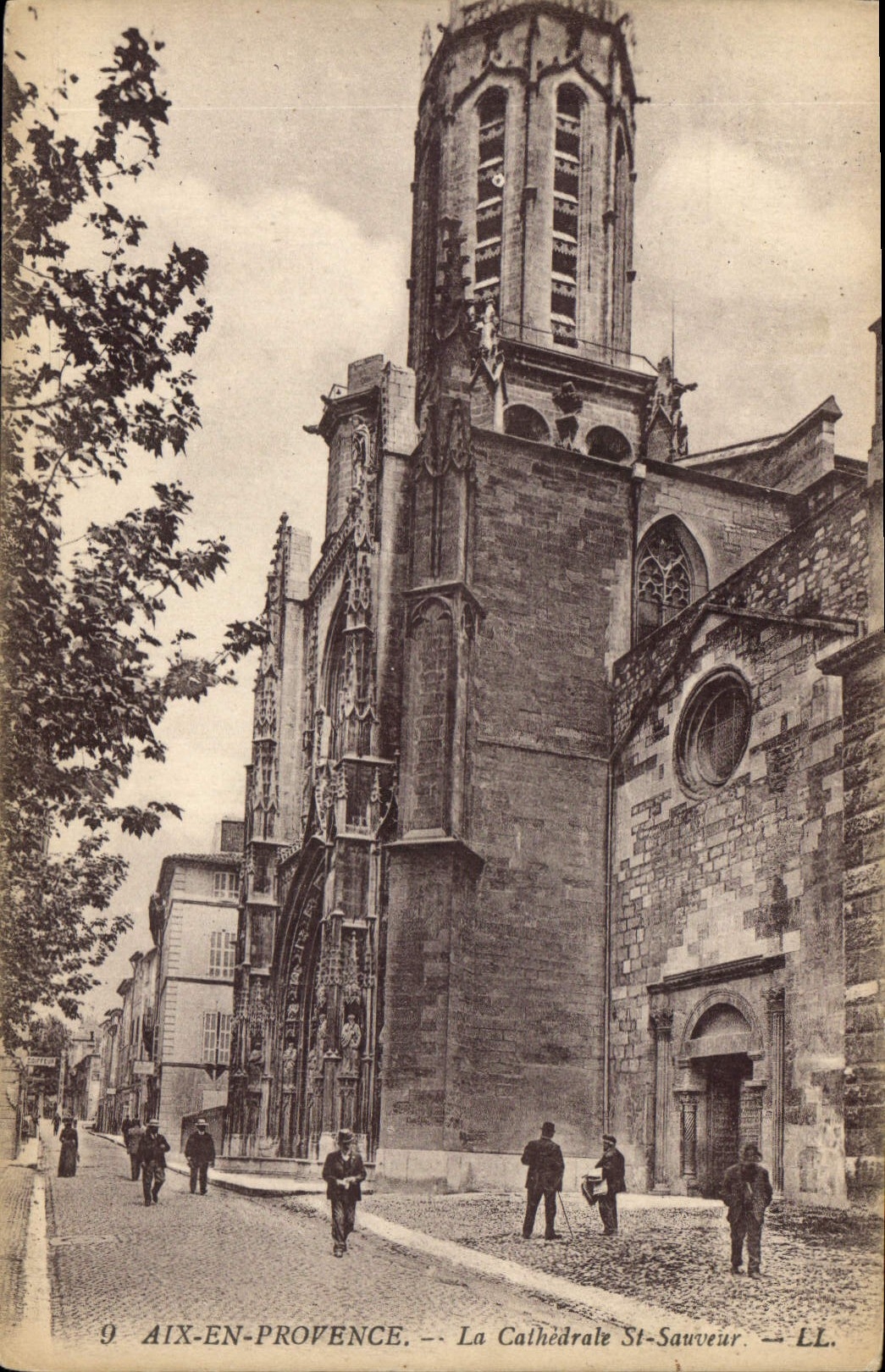 CPA Aix en Provence la Cathedrale St Sauveur 
