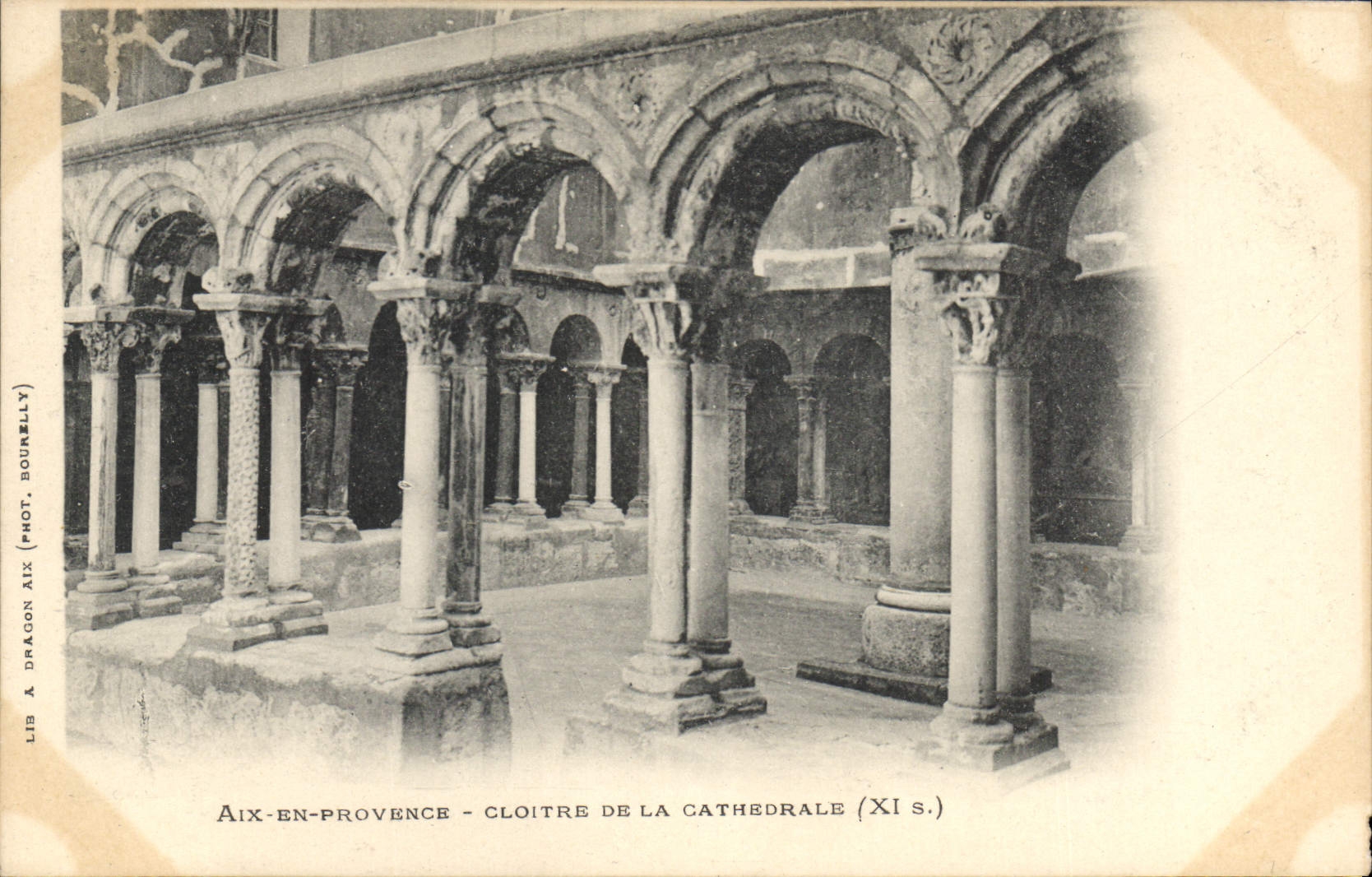 CPA Aix en Provence Cloitre de la Cathedrale XI S 