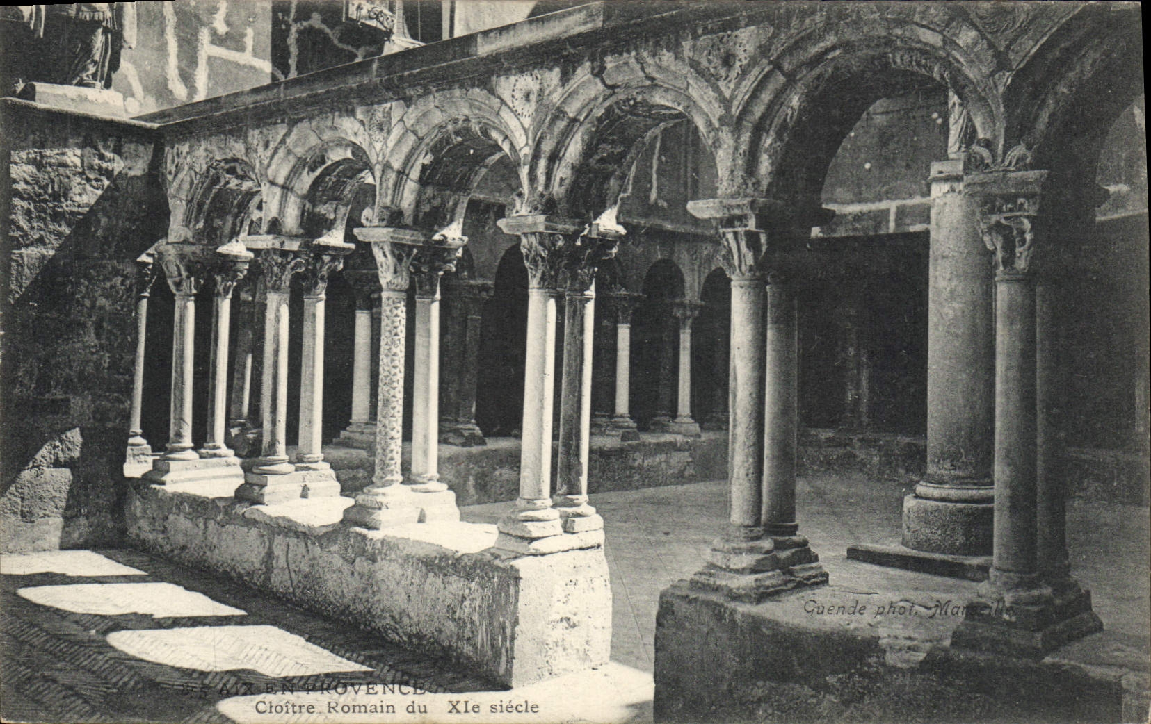 CPA Aix en Provence Cloitre Romain du XI siecle