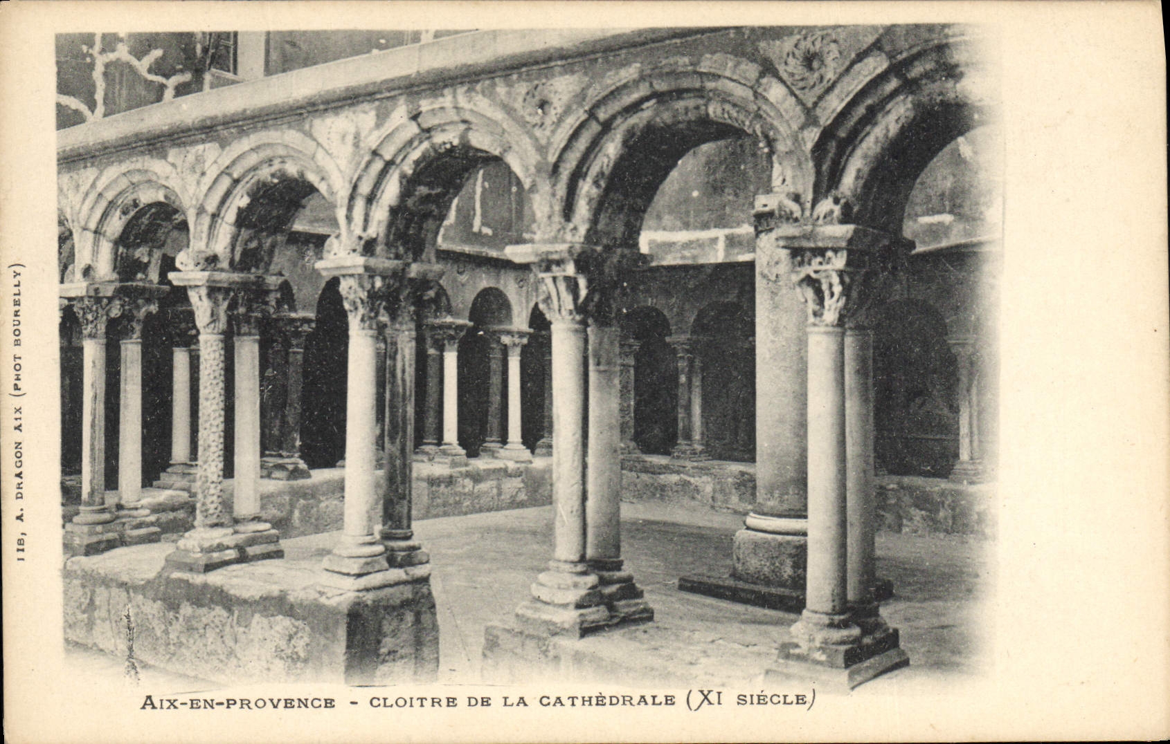 CPA Aix en Provence Cloitre de la Cathedrale XI siecle