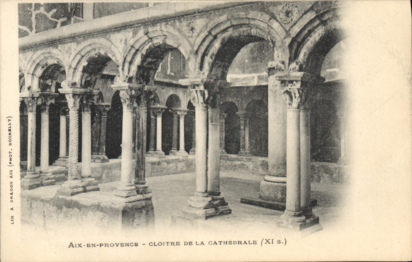 CPA Aix en Provence Cloitre de la Cathedrale Xi S 