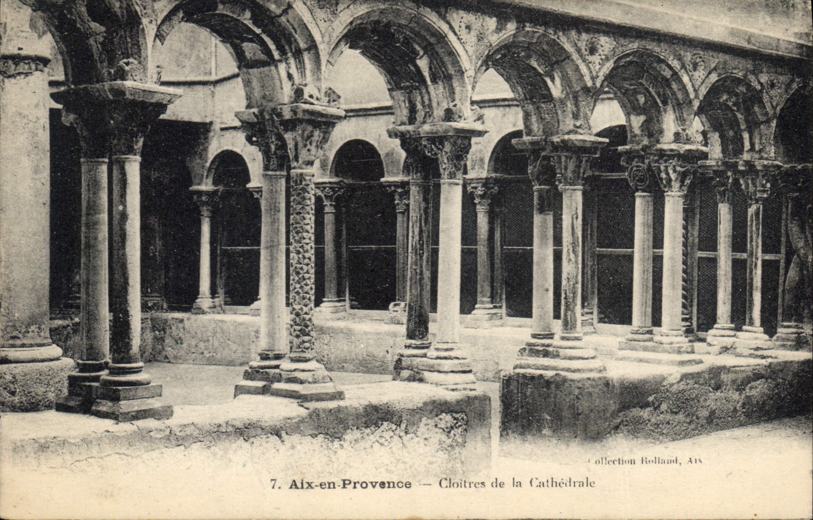CPA Aix en Provence Cloitre de la Cathedrale 