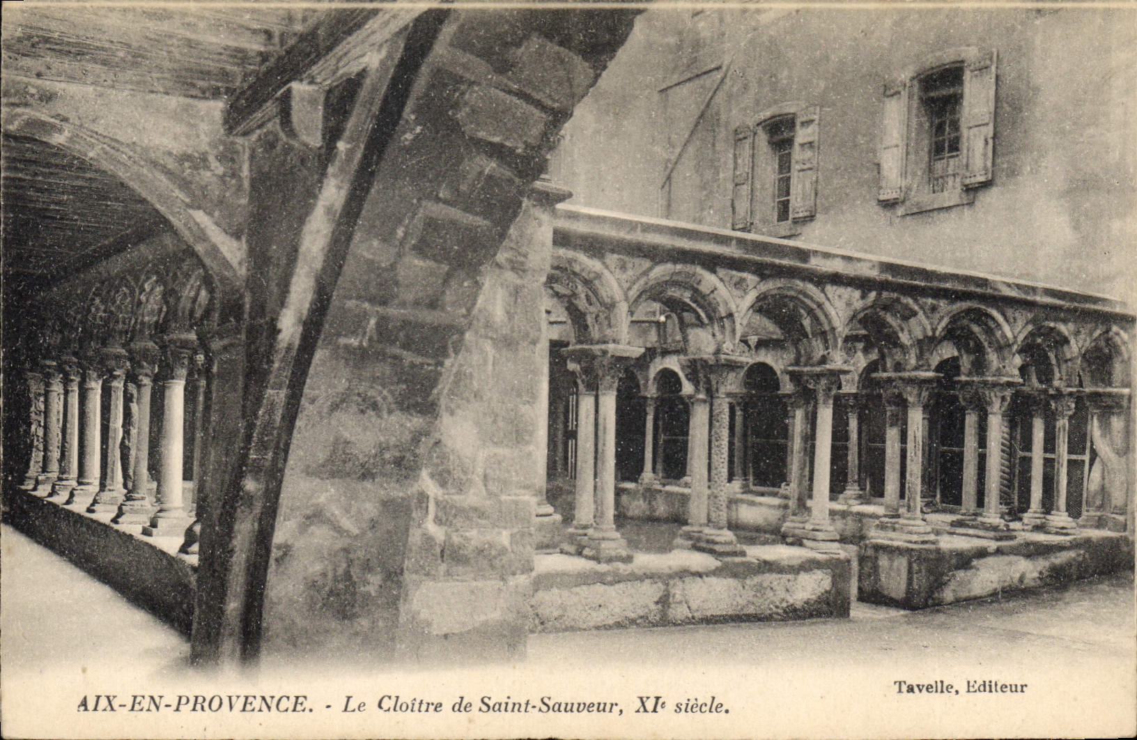 CPA Aix en Provence le Cloitre de Saint Sauveur XI siecle 
