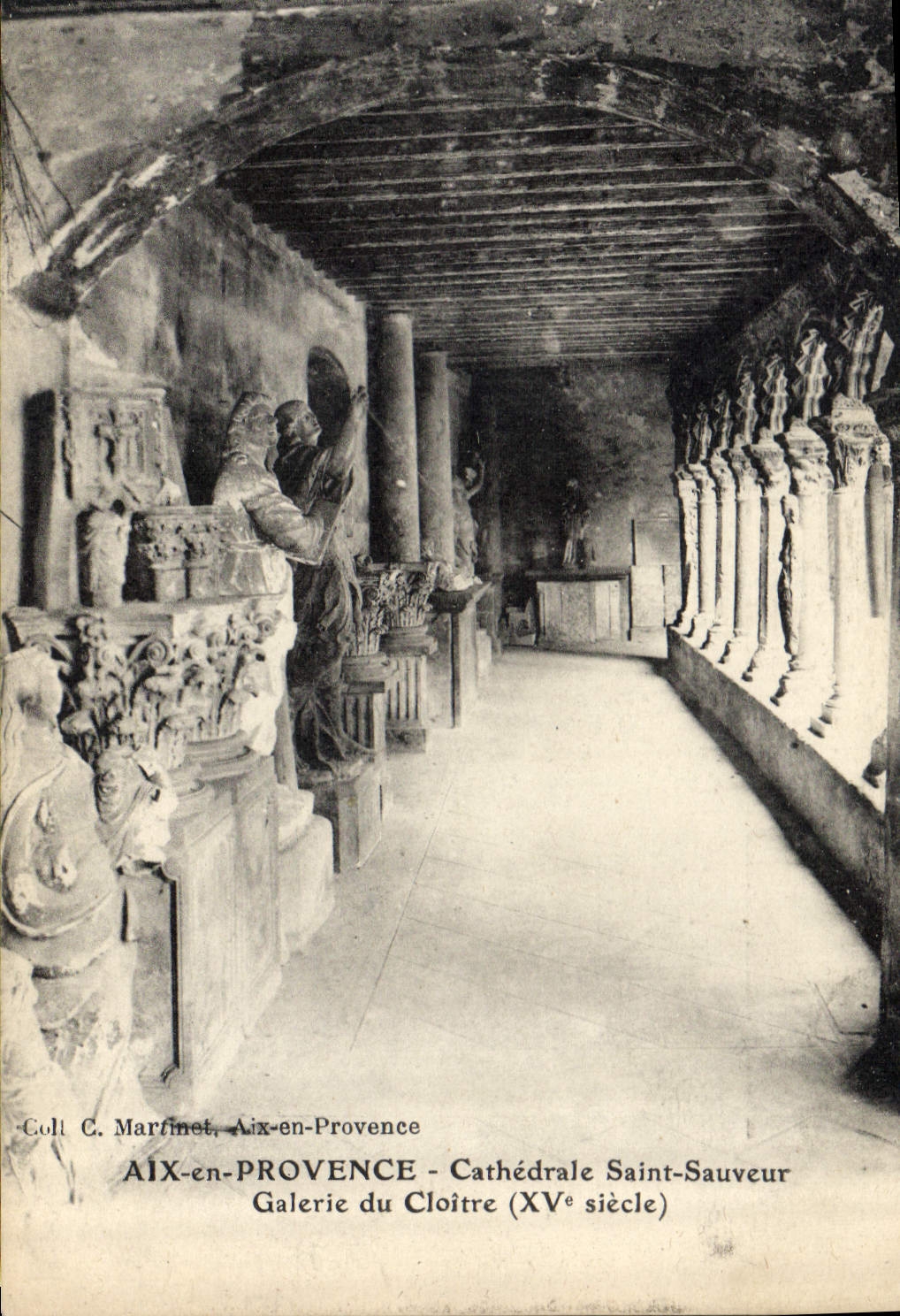 CPA Aix en Provence Cathedrale Saint Sauveur Galerie du Cloitre XV siecle 