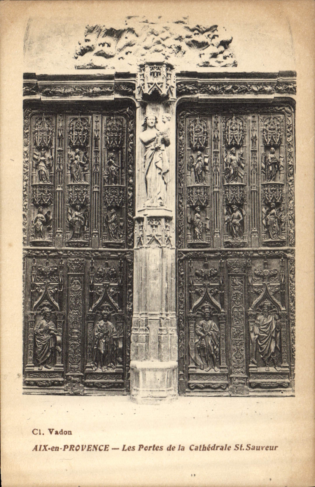 CPA Aix en Provence les Portes de la Cathedrale St Sauveur 