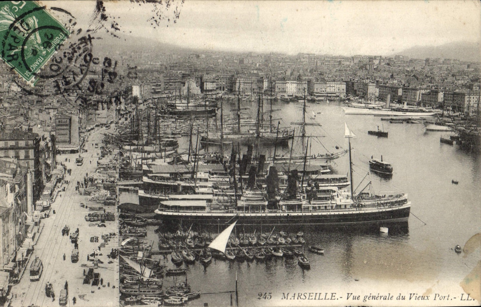 CPA Marseille vue generale du Vieux Port 