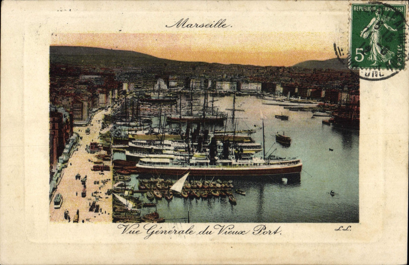 CPA Marseille vue generale du Vieux Port 