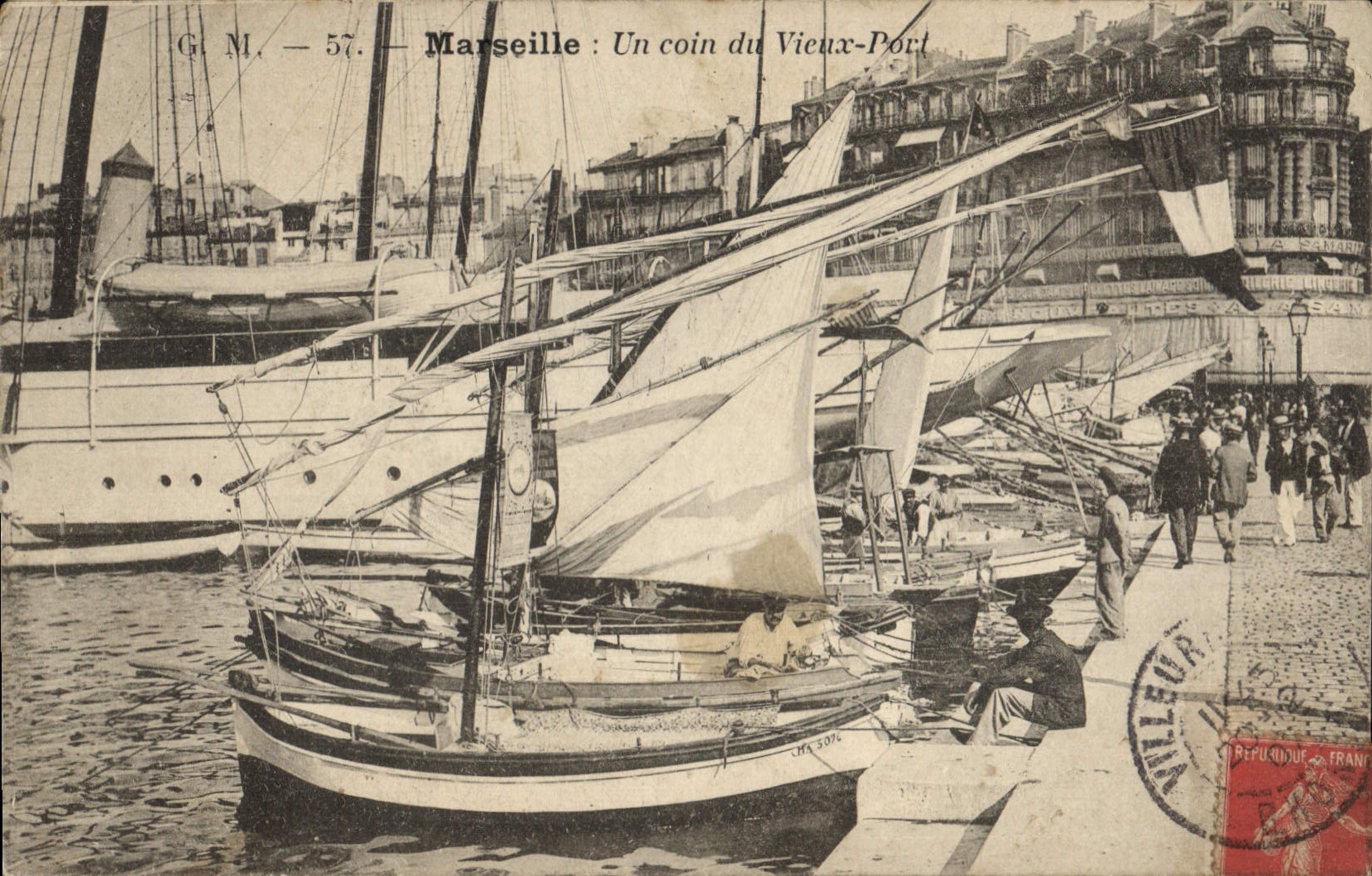 CPA Marseille Un Coin du Vieux Port 