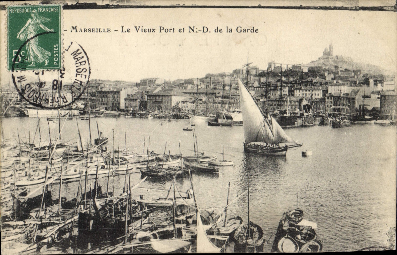 CPA Marseille le Vieux Port et N D de la Garde 