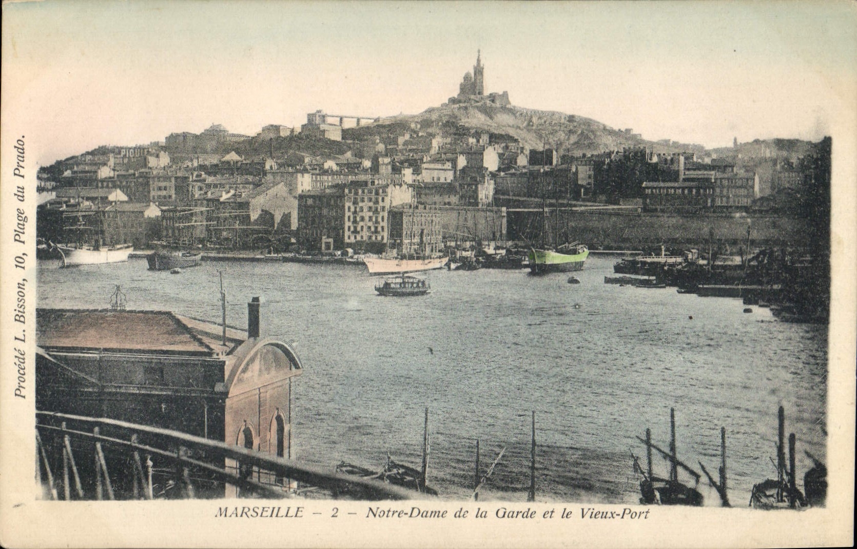CPA Marseille Notre Dame de la Garde et le Vieux Port