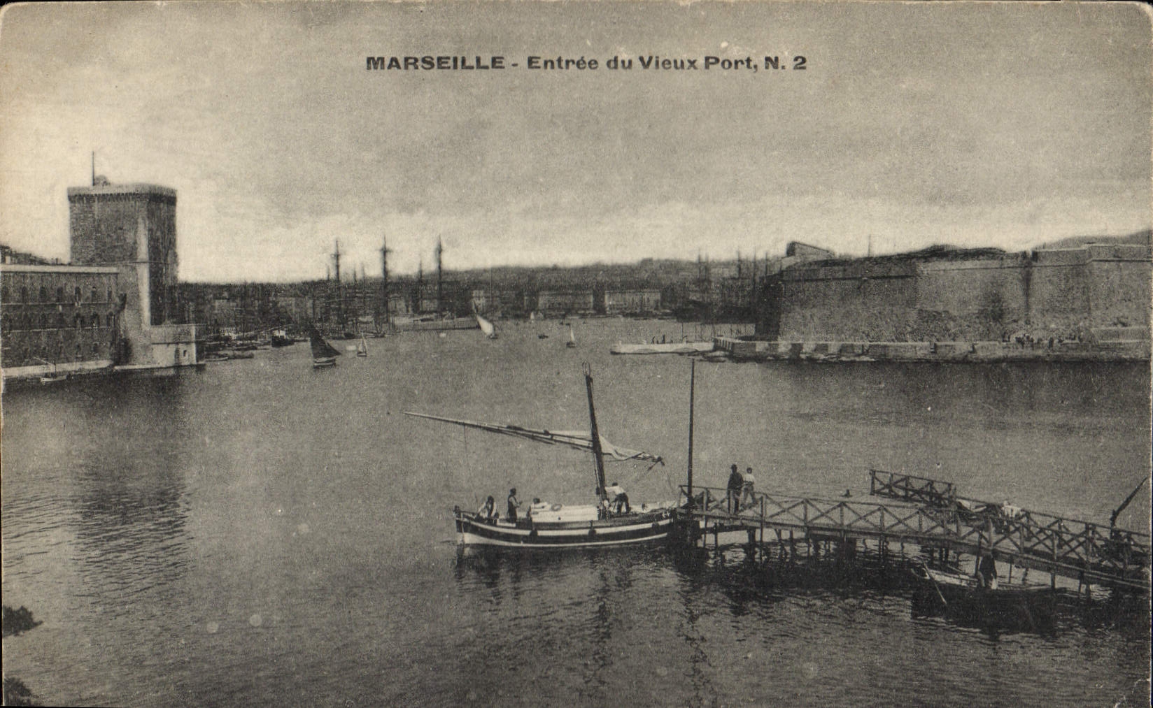 CPA Marseille Entree du Vieux Port