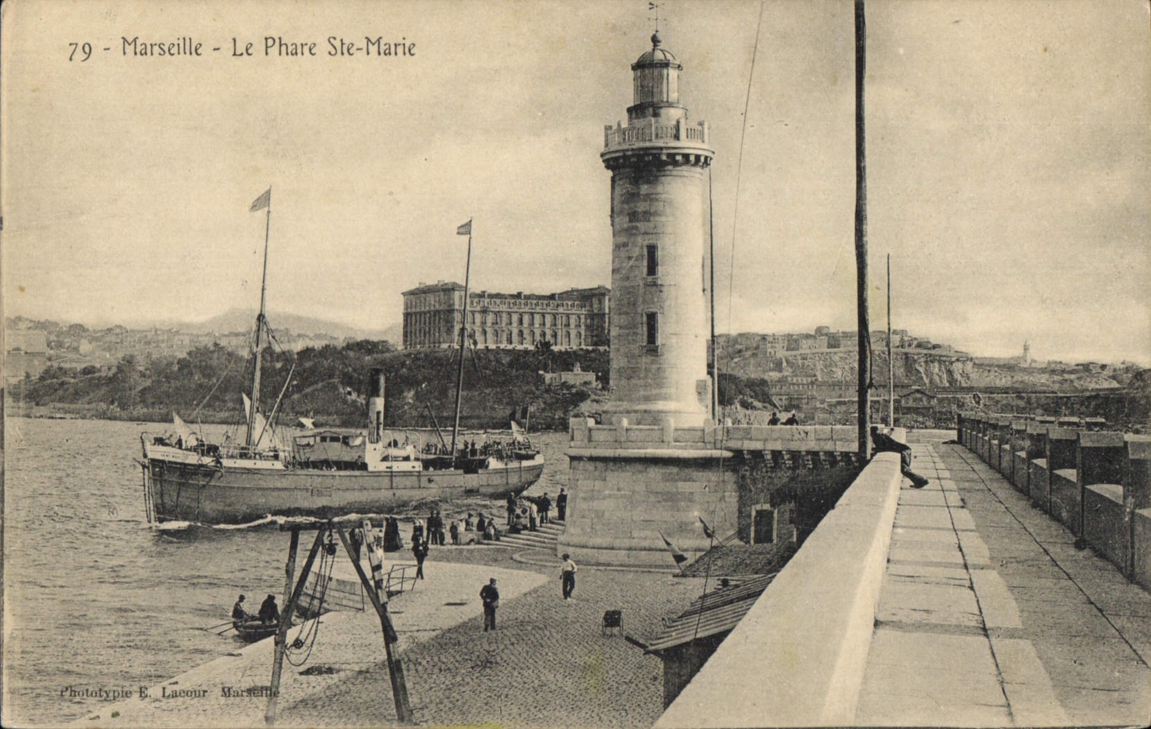 CPA Marseille le Phare Sainte Marie 