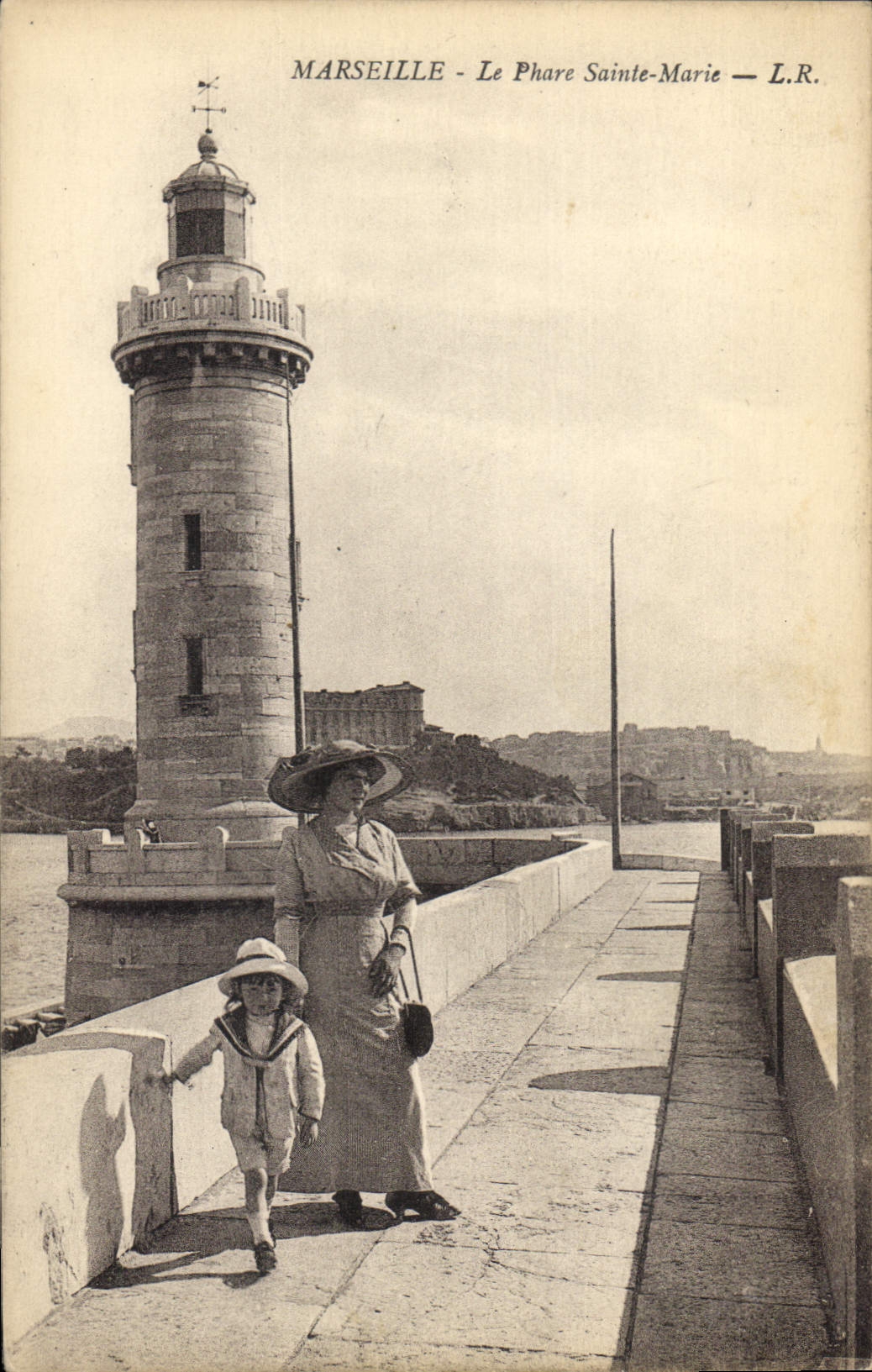 CPA Marseille le Phare Sainte Marie 