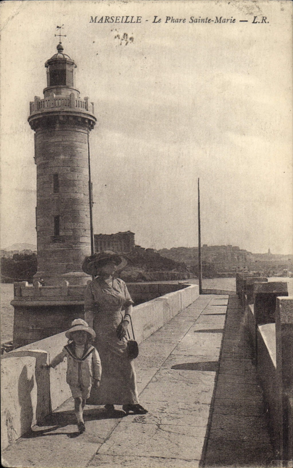 CPA Marseille le Phare Sainte Marie 