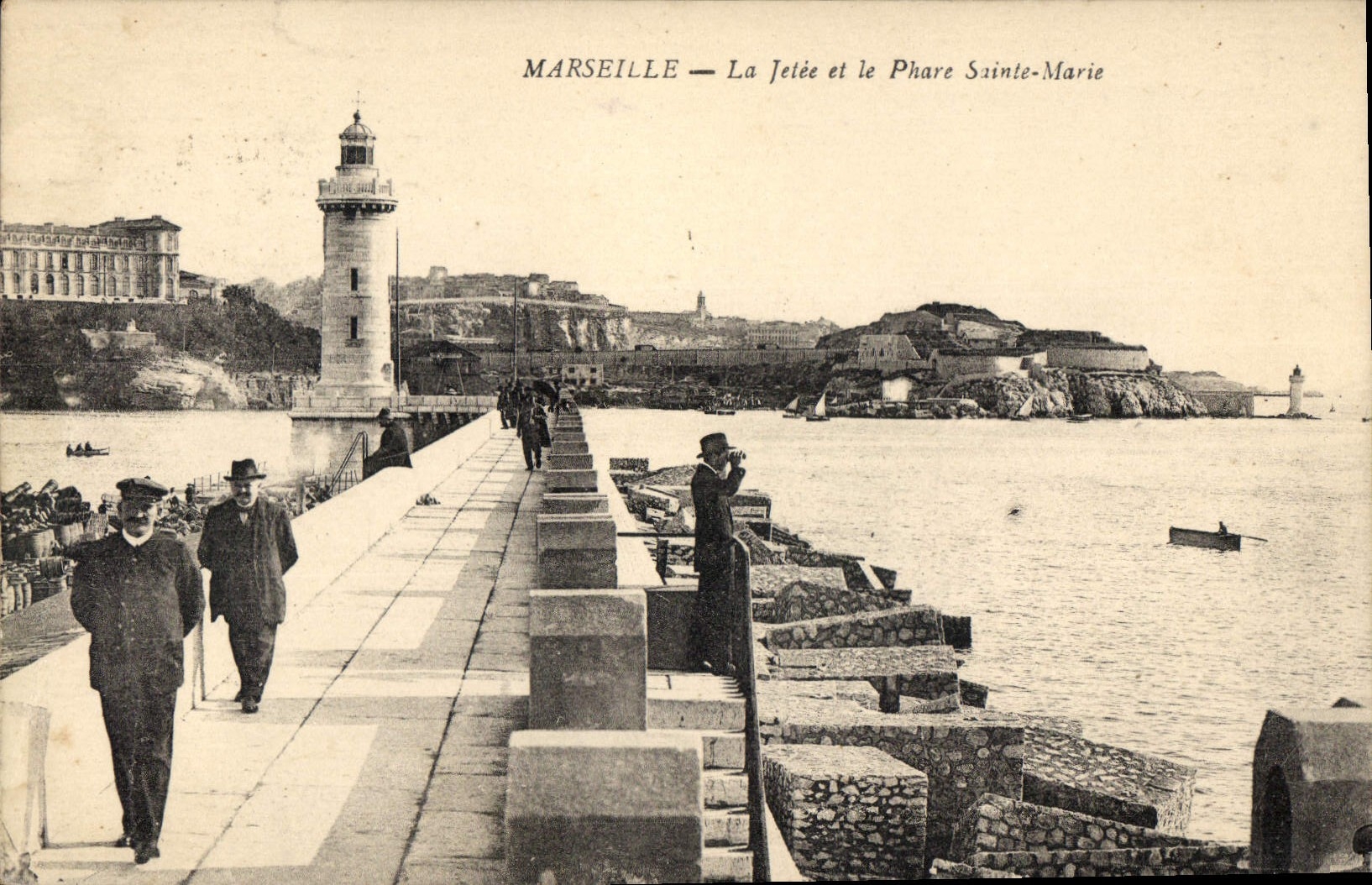CPA Marseille la Jetee et le Phare Sainte Marie 