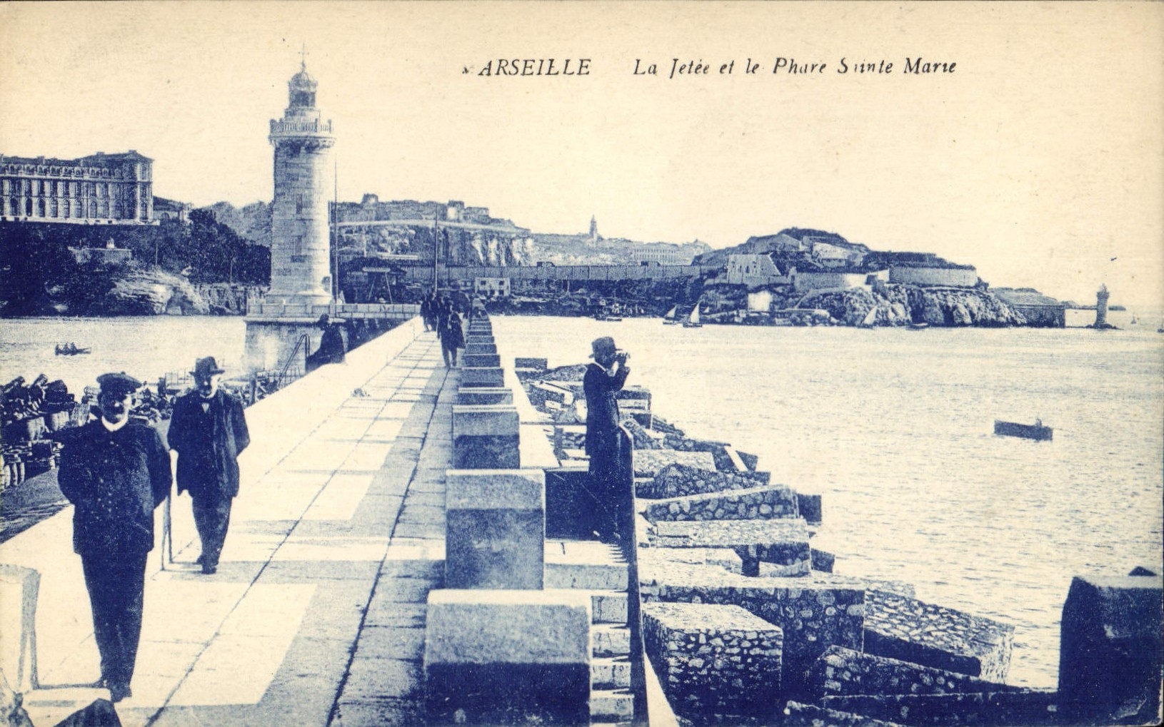 CPA Marseille la Jetee et le Phare Sainte Marie 