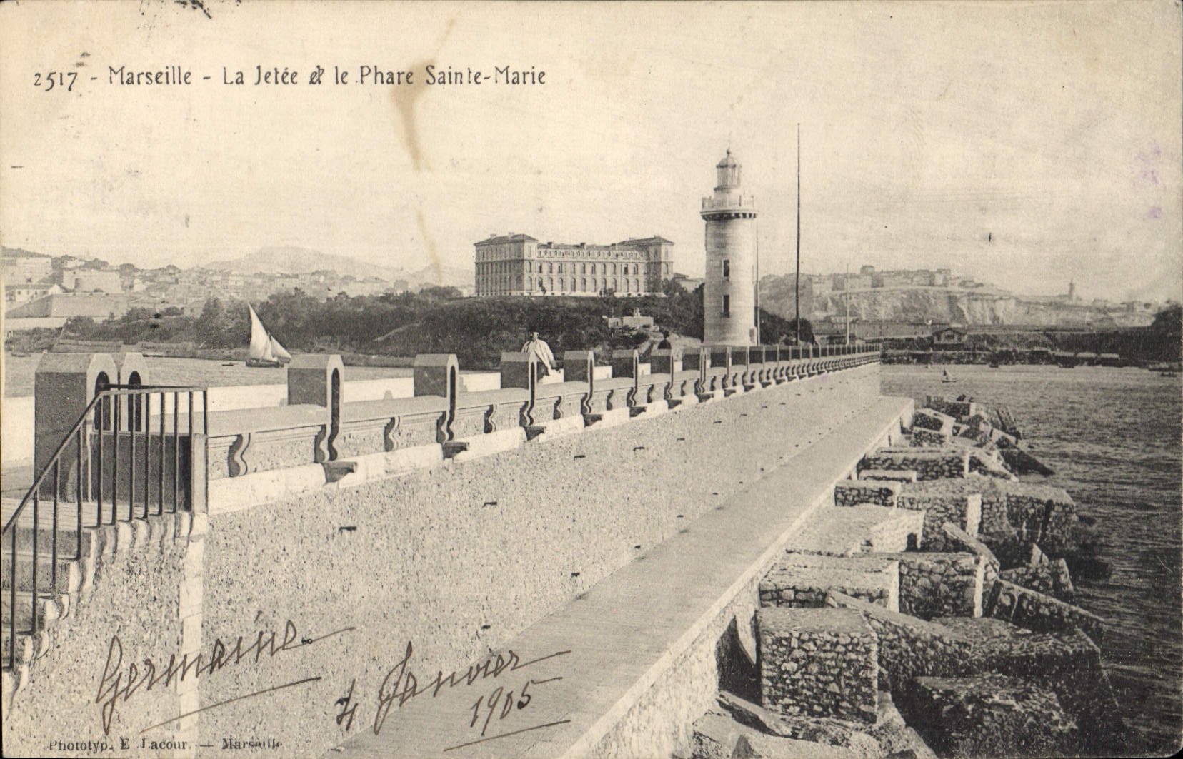 CPA Marseille la Jetee et le Phare Sainte Marie 