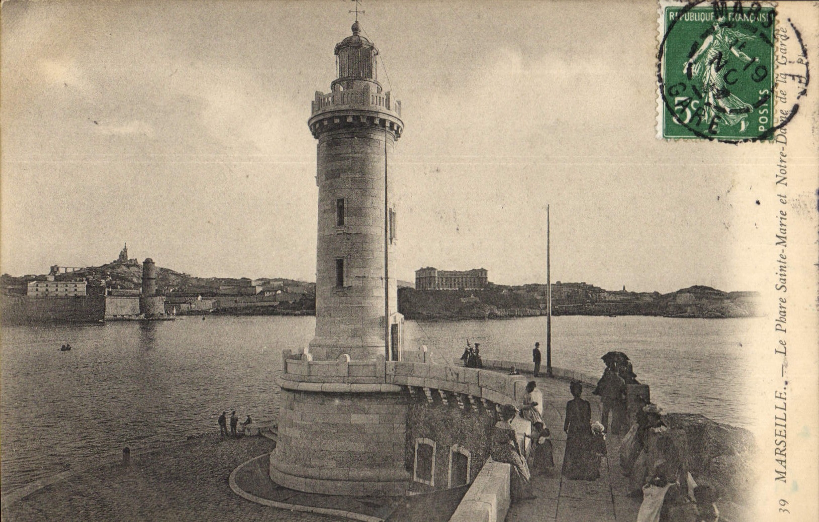 CPA Marseille le Phare Sainte Marie et Notre Dame de la Garde 