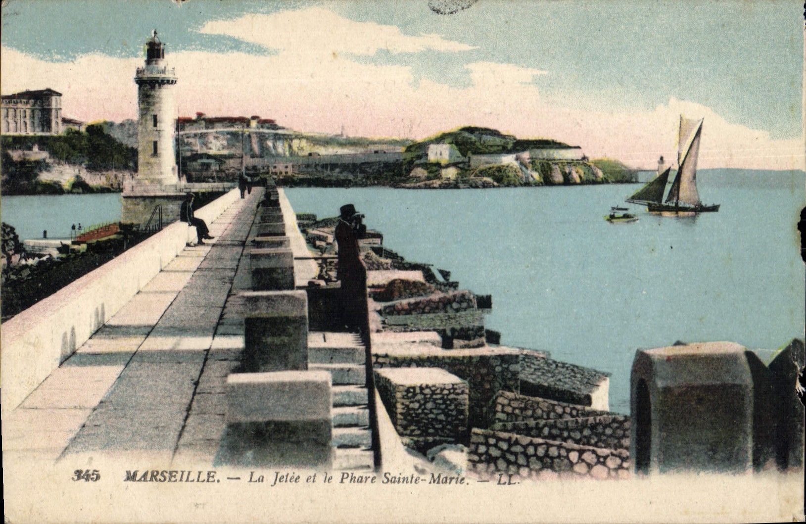 CPA Marseille la Jetee et le Phare Sainte Marie 