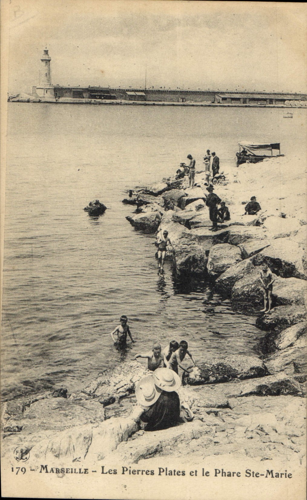 CPA Marseille les Pierres Plates et le Phare Ste Marie 