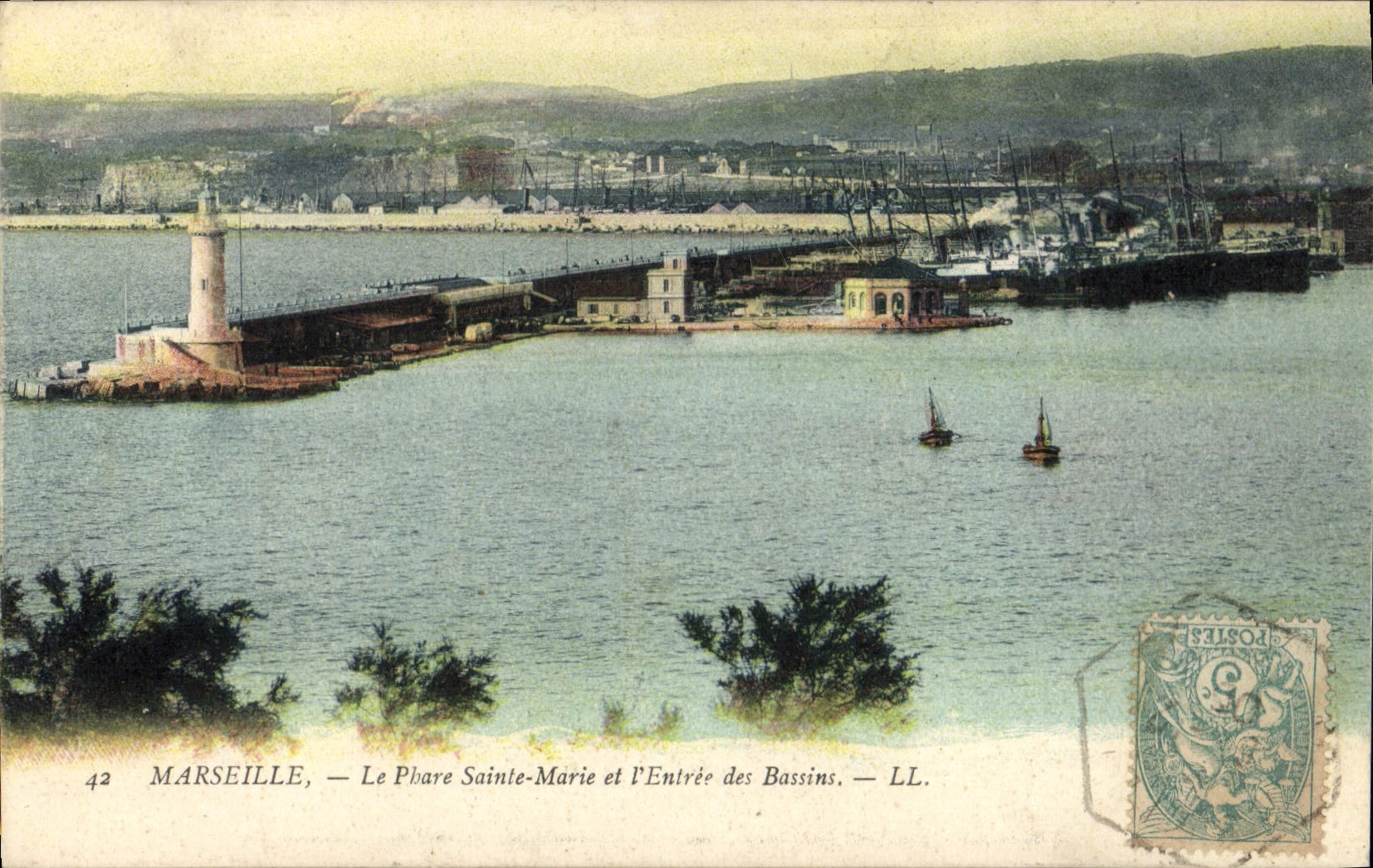 CPA Marseille le Phare Sainte Marie et l'entree des Bassins 