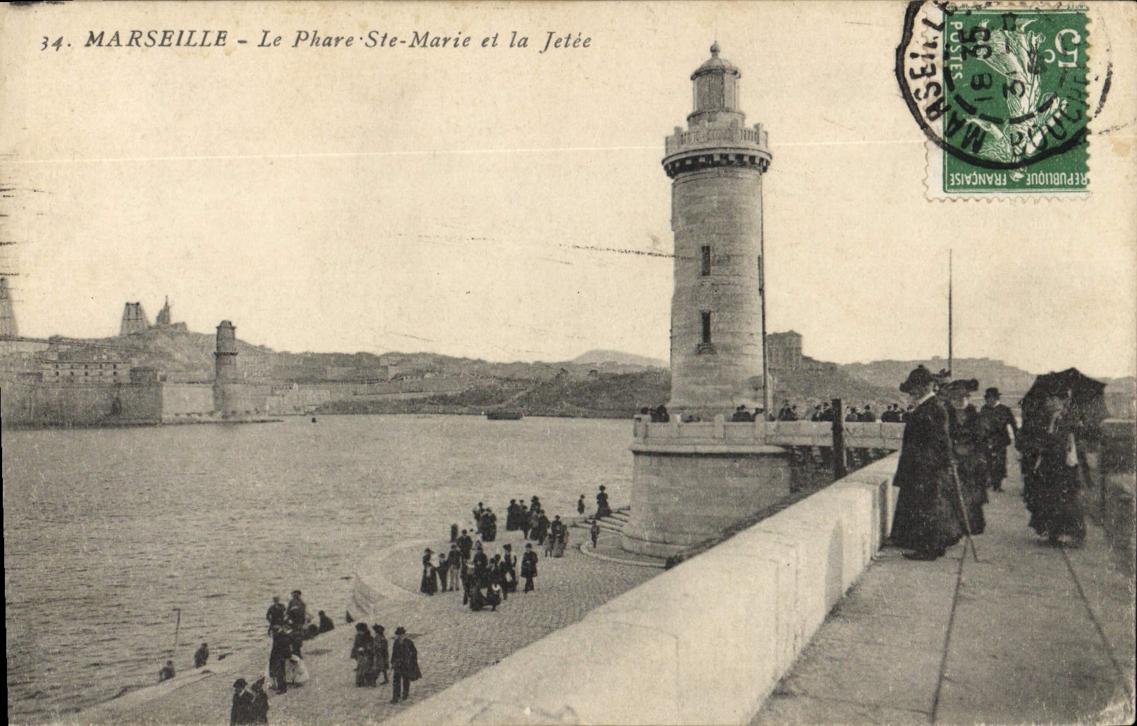 CPA Marseille le Phare Ste Marie et la Jetee 