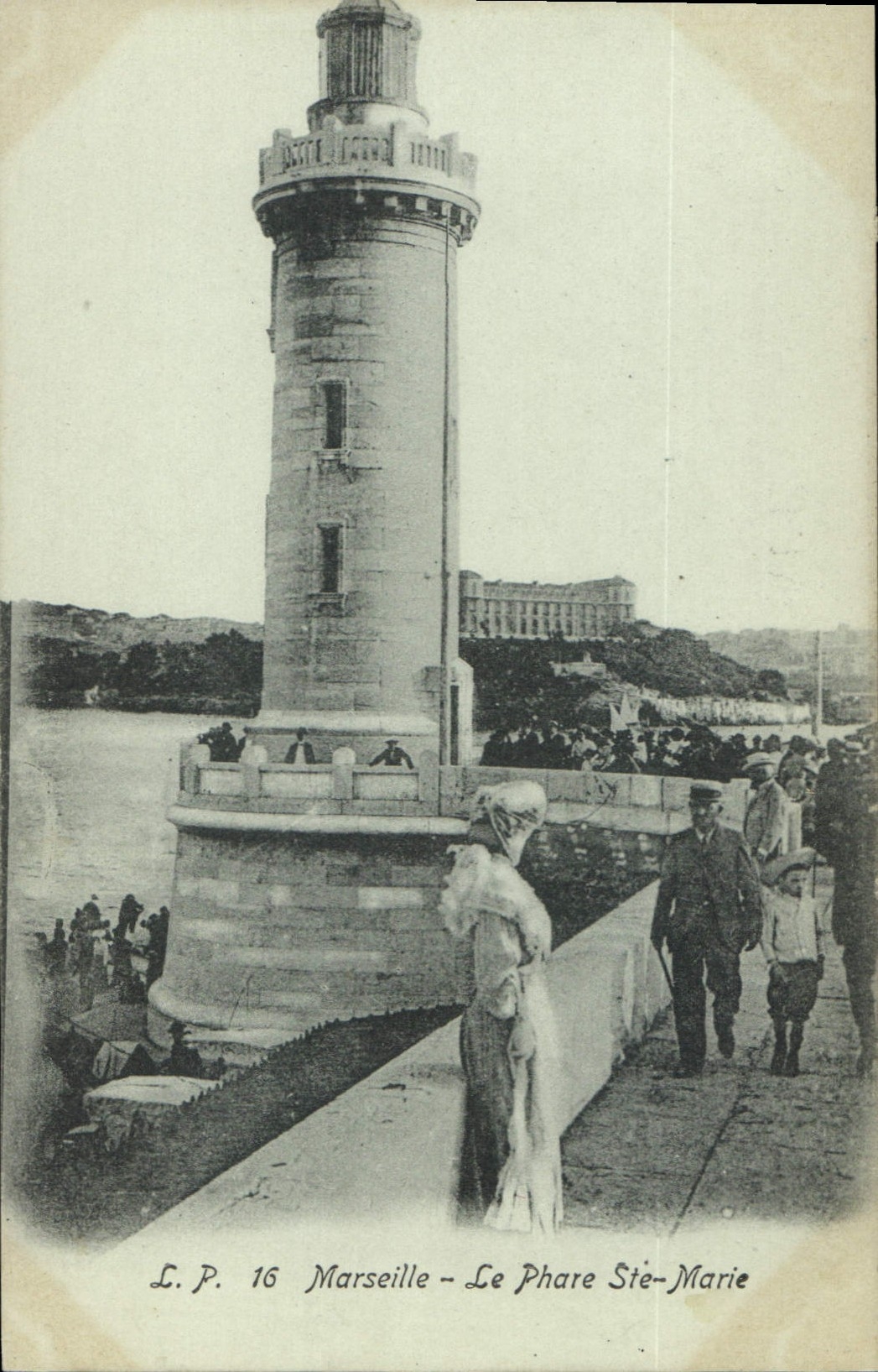 CPA Marseille Le Phare Ste Marie 
