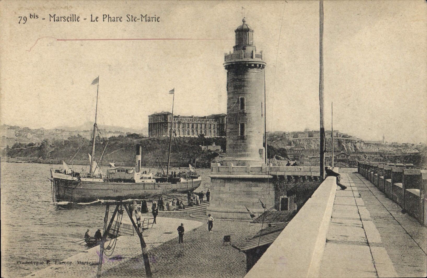 CPA Marseille Le Phare Ste Marie 