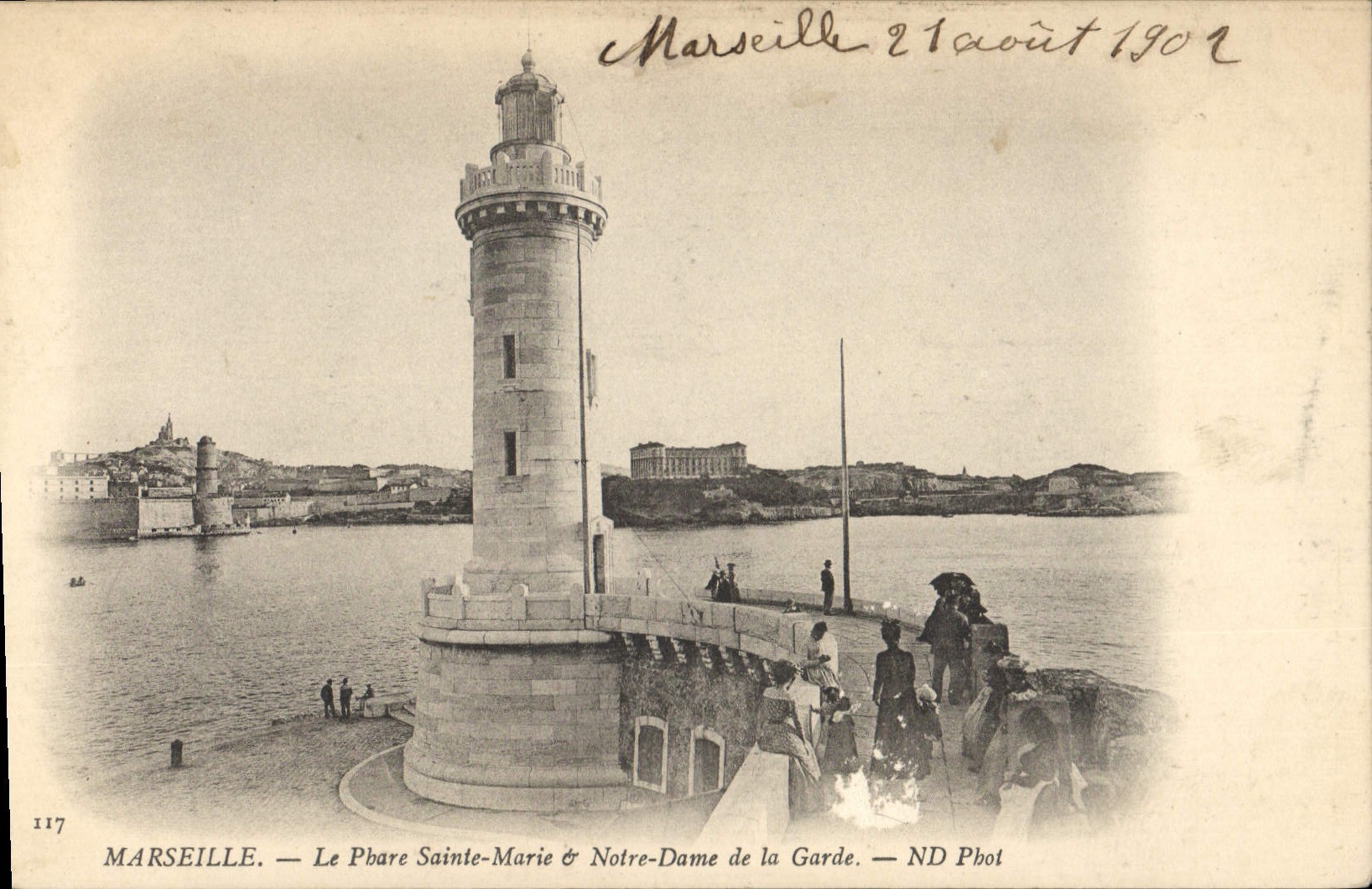 CPA Marseille Le Phare Sainte Marie et Notre Dame de la Garde 