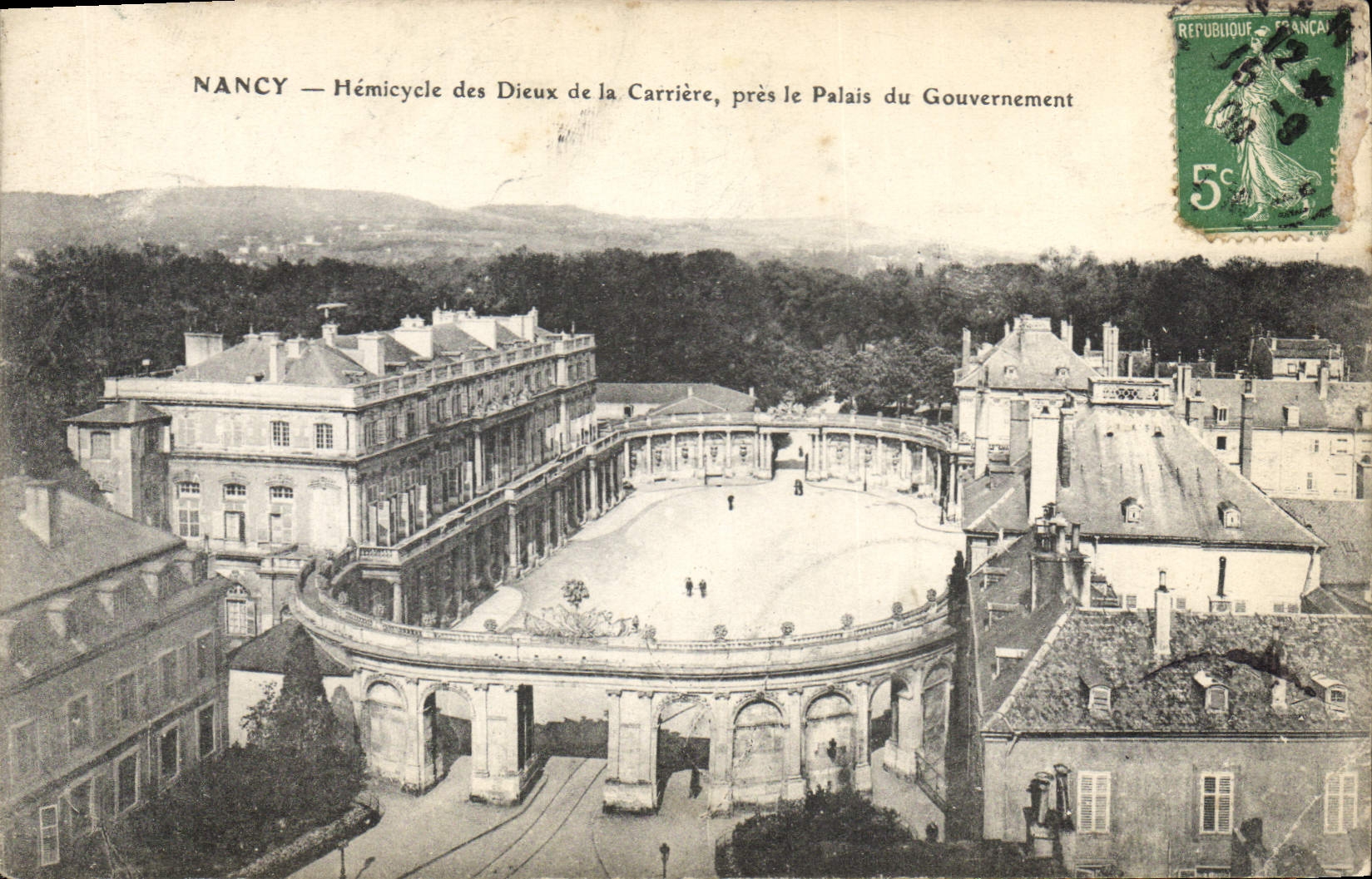 CPA Nancy Hemicycle des Dieux de la Carriere pres le Palais du Gouvernement 