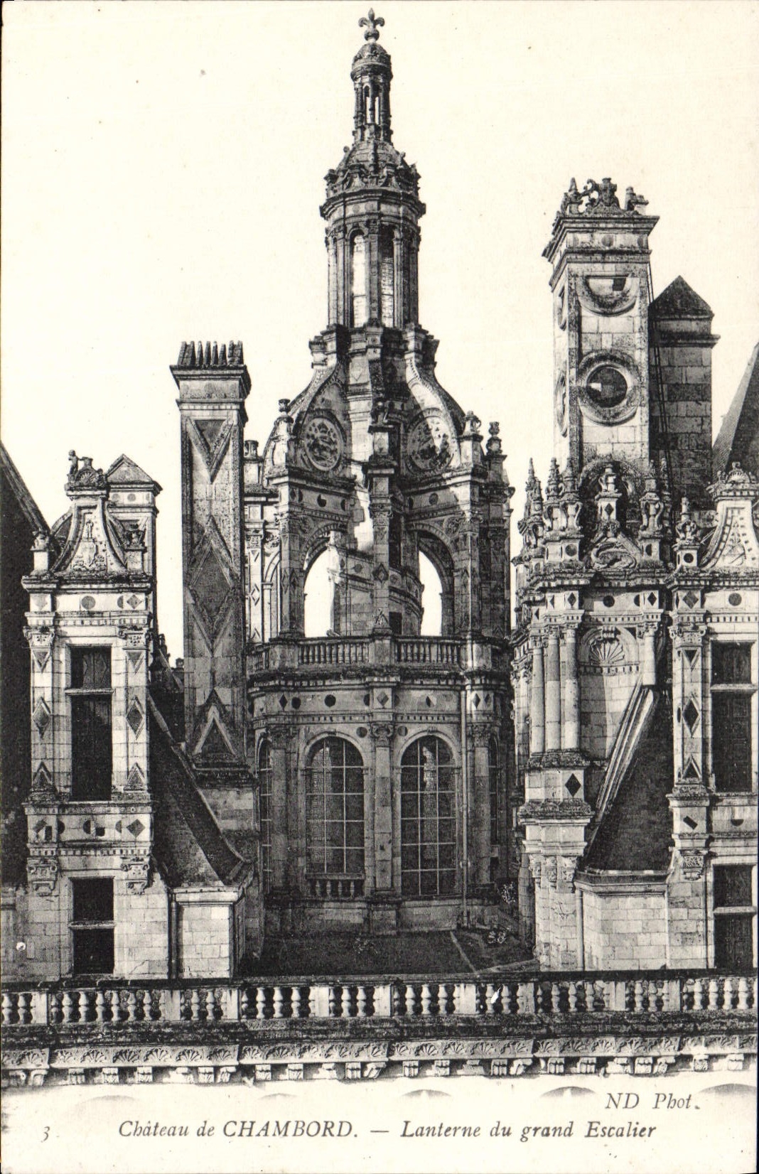 CPA Chateau de Chambord Lanterne du Grand Escalier