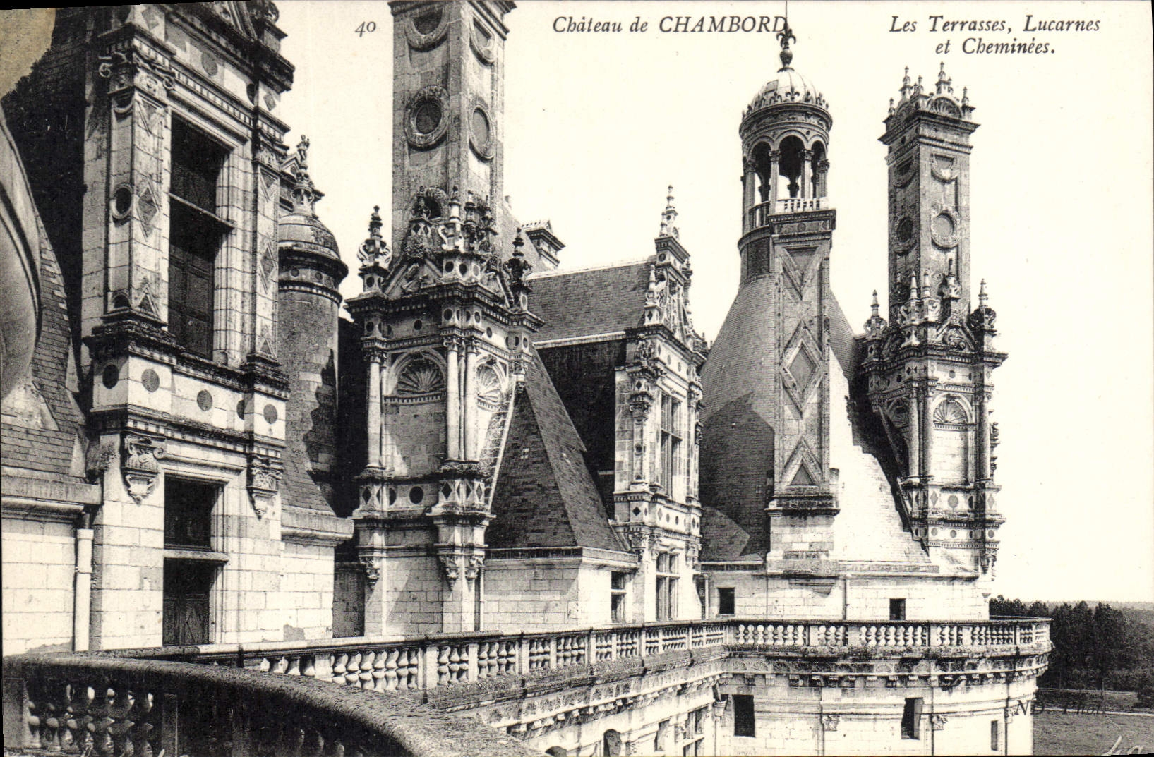 CPA Chateau de Chambord Les Terrasses Lucarnes et Cheminees