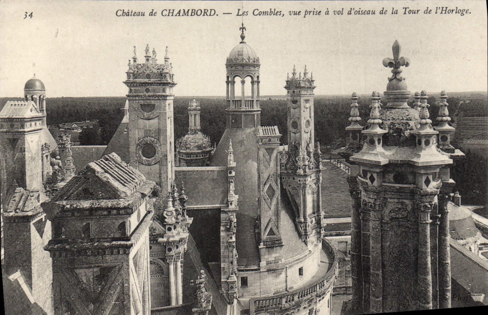 CPA Chateau de Chambord Les Combles vue prise a vol d'oiseau de la Tour de l'Horloge