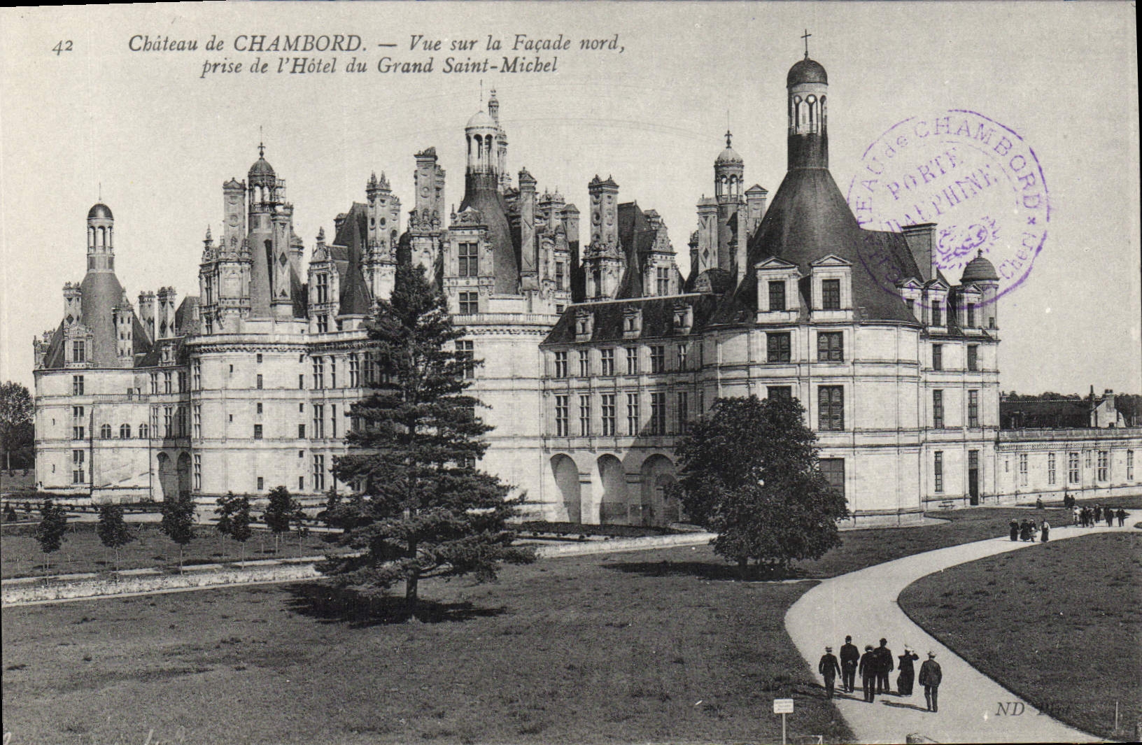CPA Chateau de Chambord Vue sur la facade nord prise de l'Hotl du Grand Saint Michel