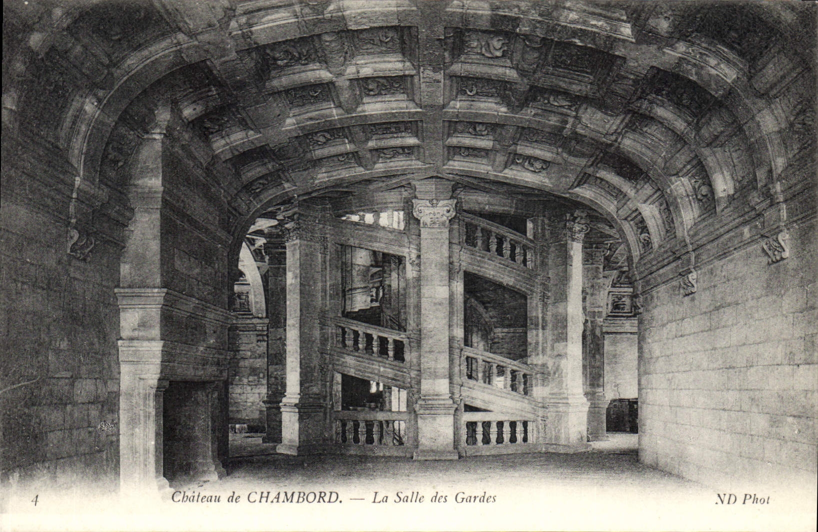 CPA Chateau de Chambord La Salle des Gardes