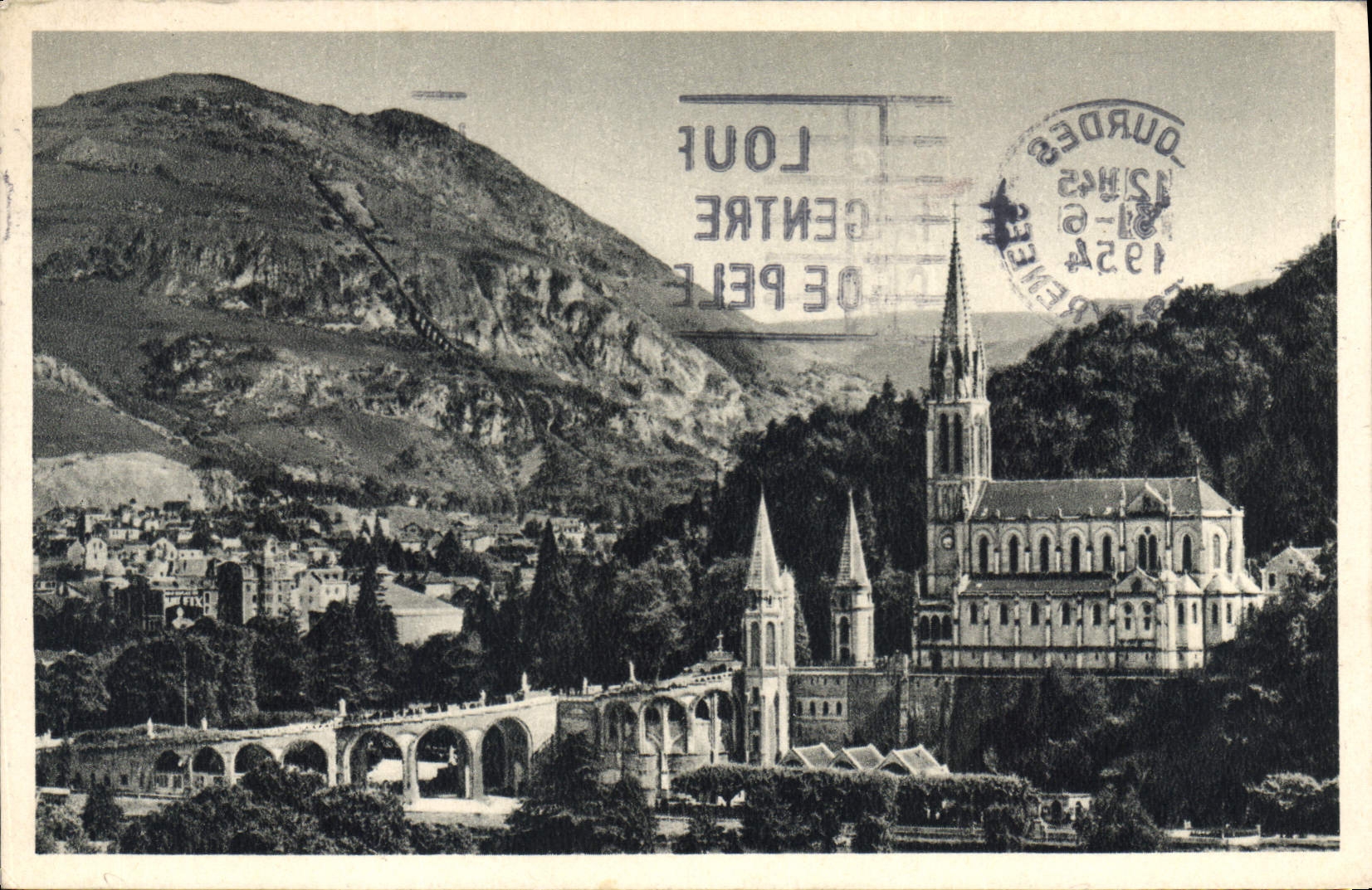 CPA Lourdes La Basilique et le Pic du Jer 