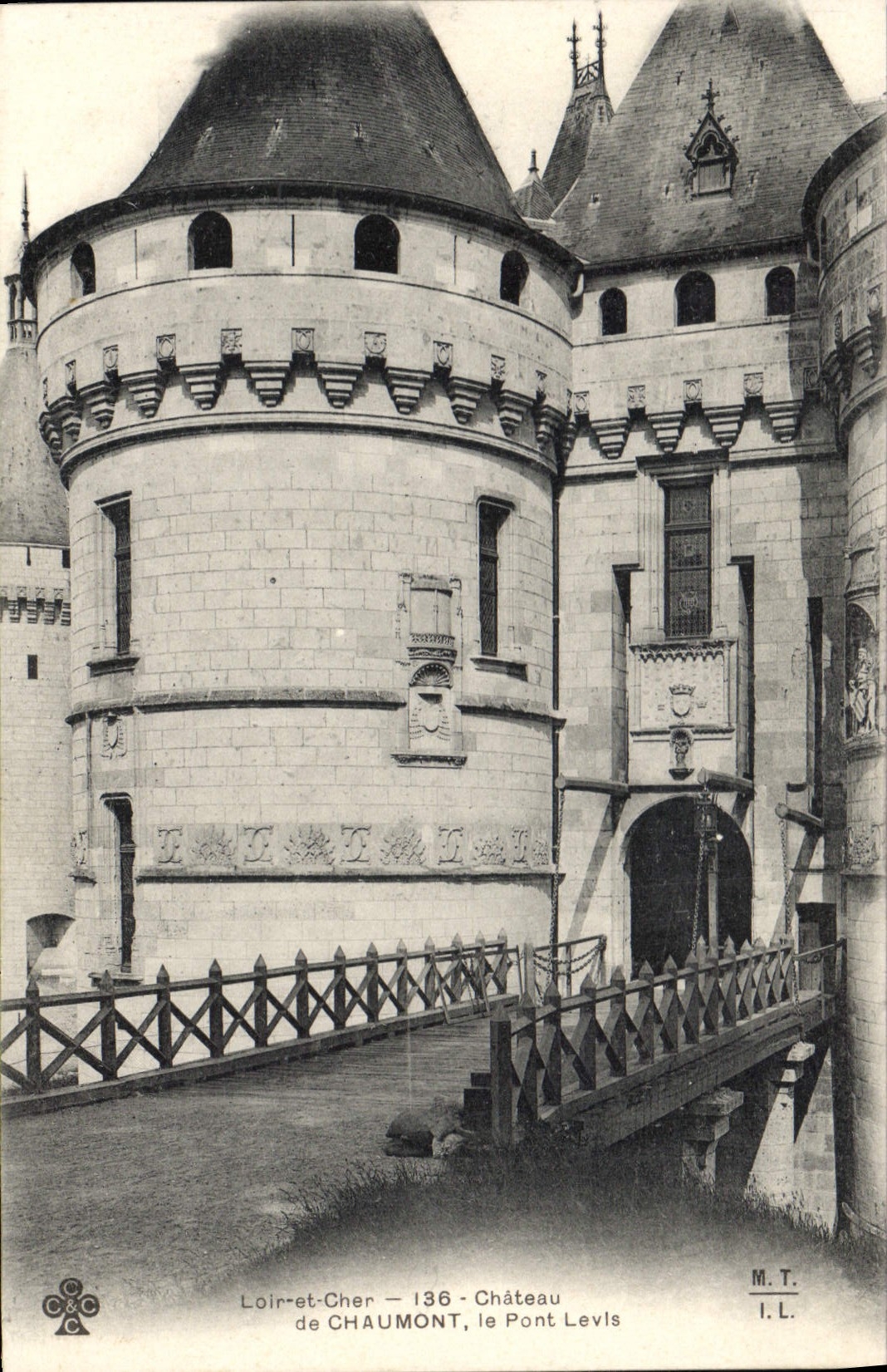 CPA Loir et Cher Le Chateau de Chaumont le Pont Levis