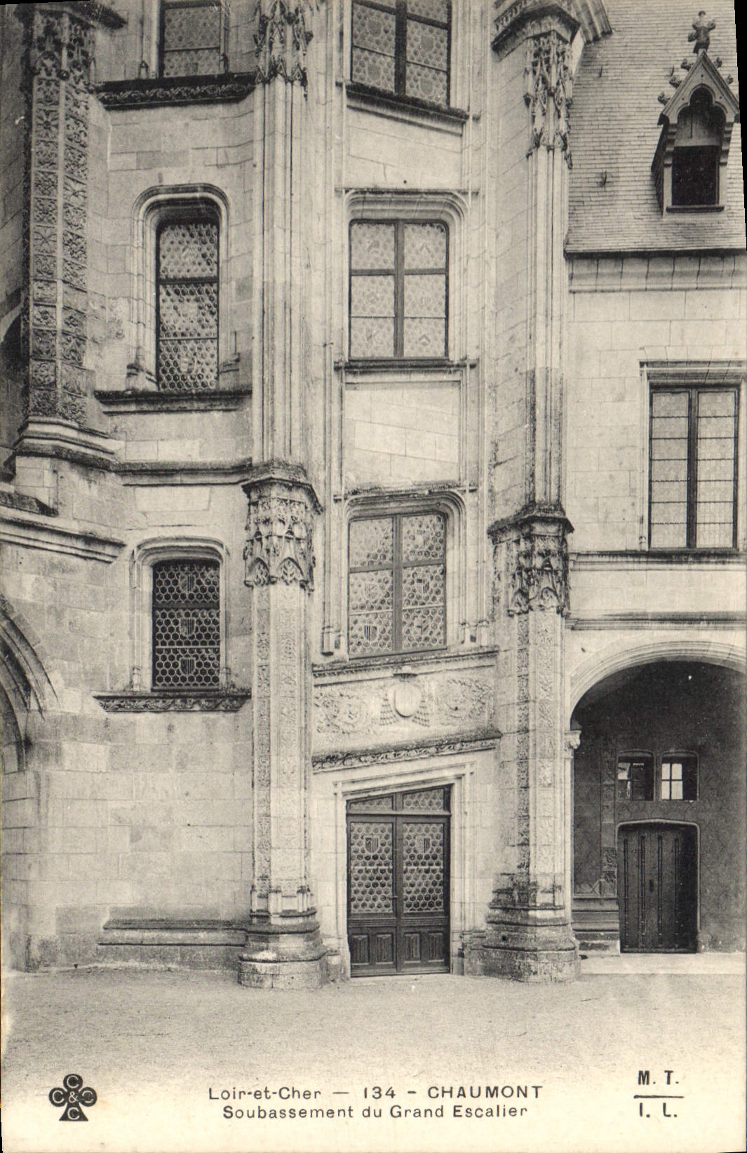 CPA Loir et Cher Chaumont Soubassement du Grand Escalier