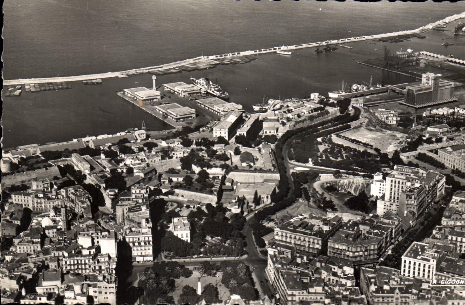 CPA Oran Vue generale le port 