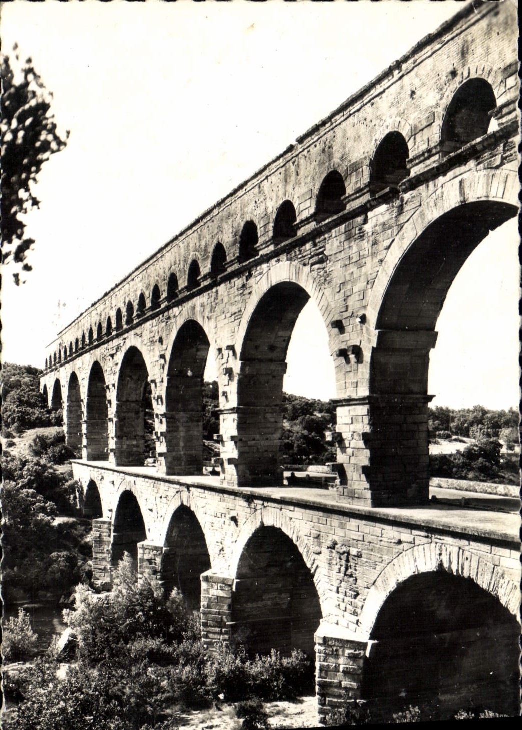 CPA Le Pont du Gard Aqueduc romain 