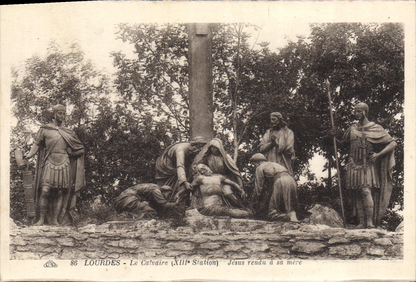 CPA Lourdes Le Calvaire Jesus rendu a sa mere 