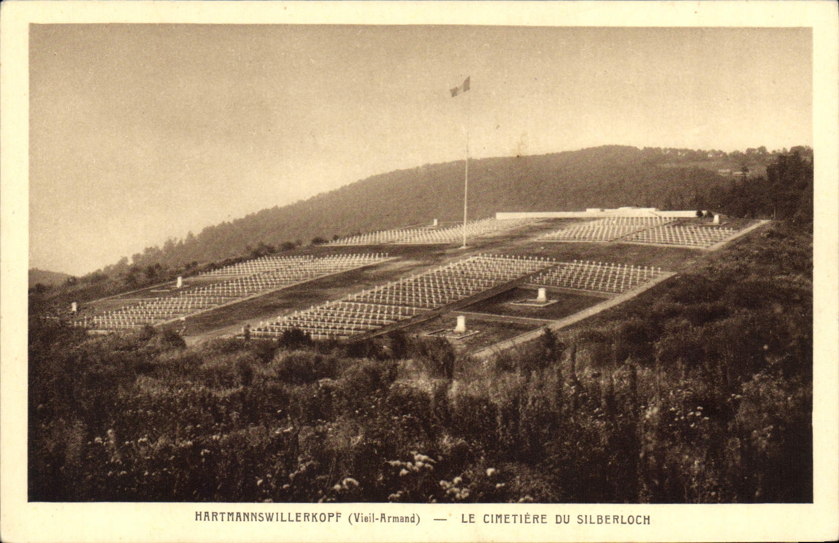 CPA Hartmannswillerkopf Vieil Armand Le Cimetiere du Silberloch 