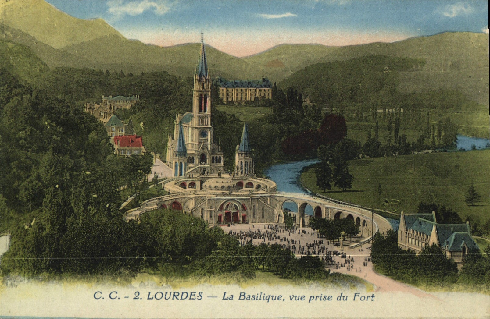 CPA Lourdes La Basilique vue prise du Fort